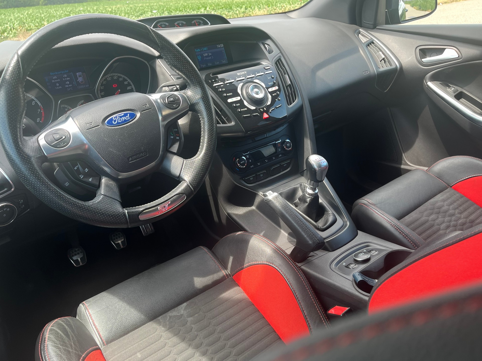 FORD Focus 2.0 SCTi ST-2-image-9