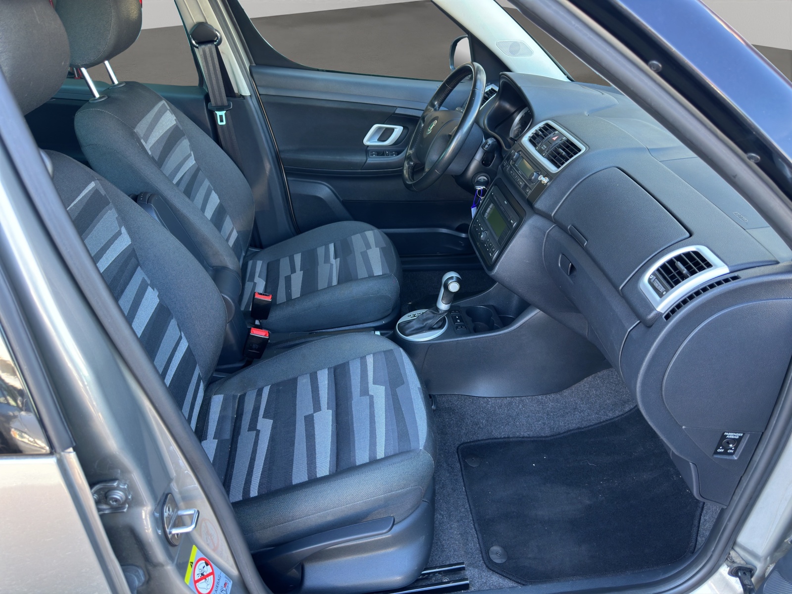 SKODA Roomster 1.6 Style-image-9