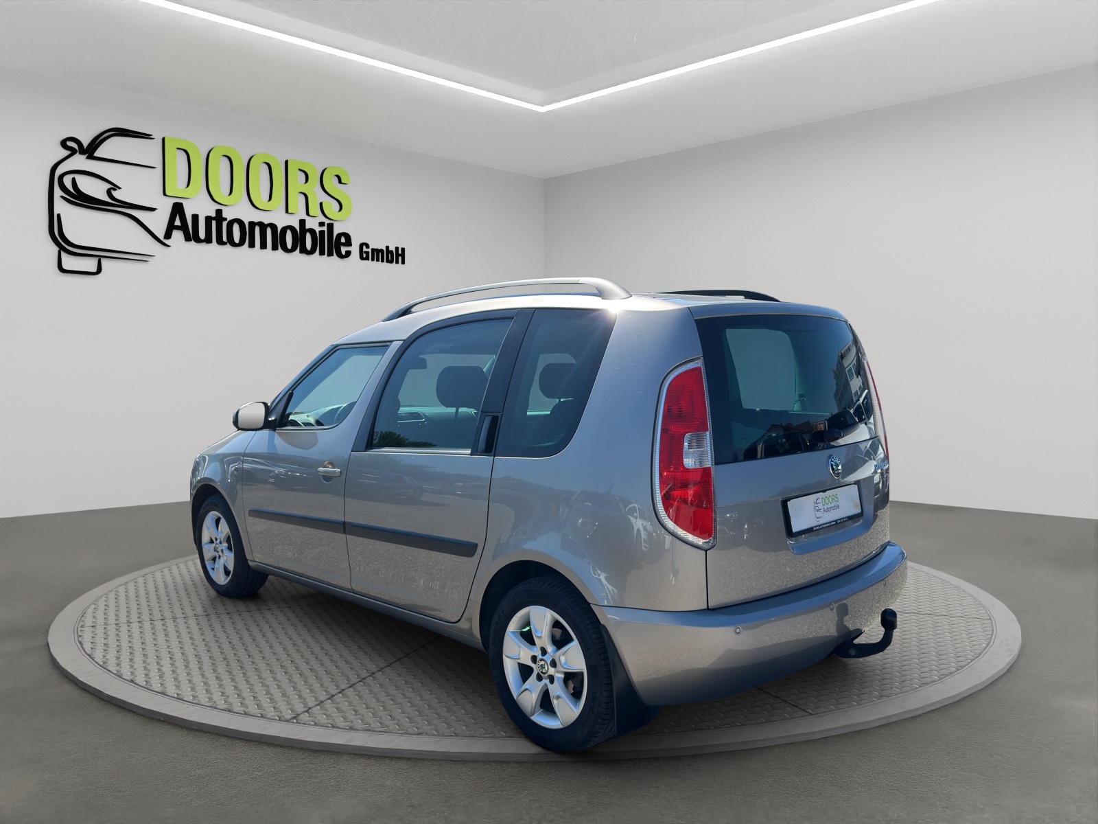 SKODA Roomster 1.6 Style-image-5
