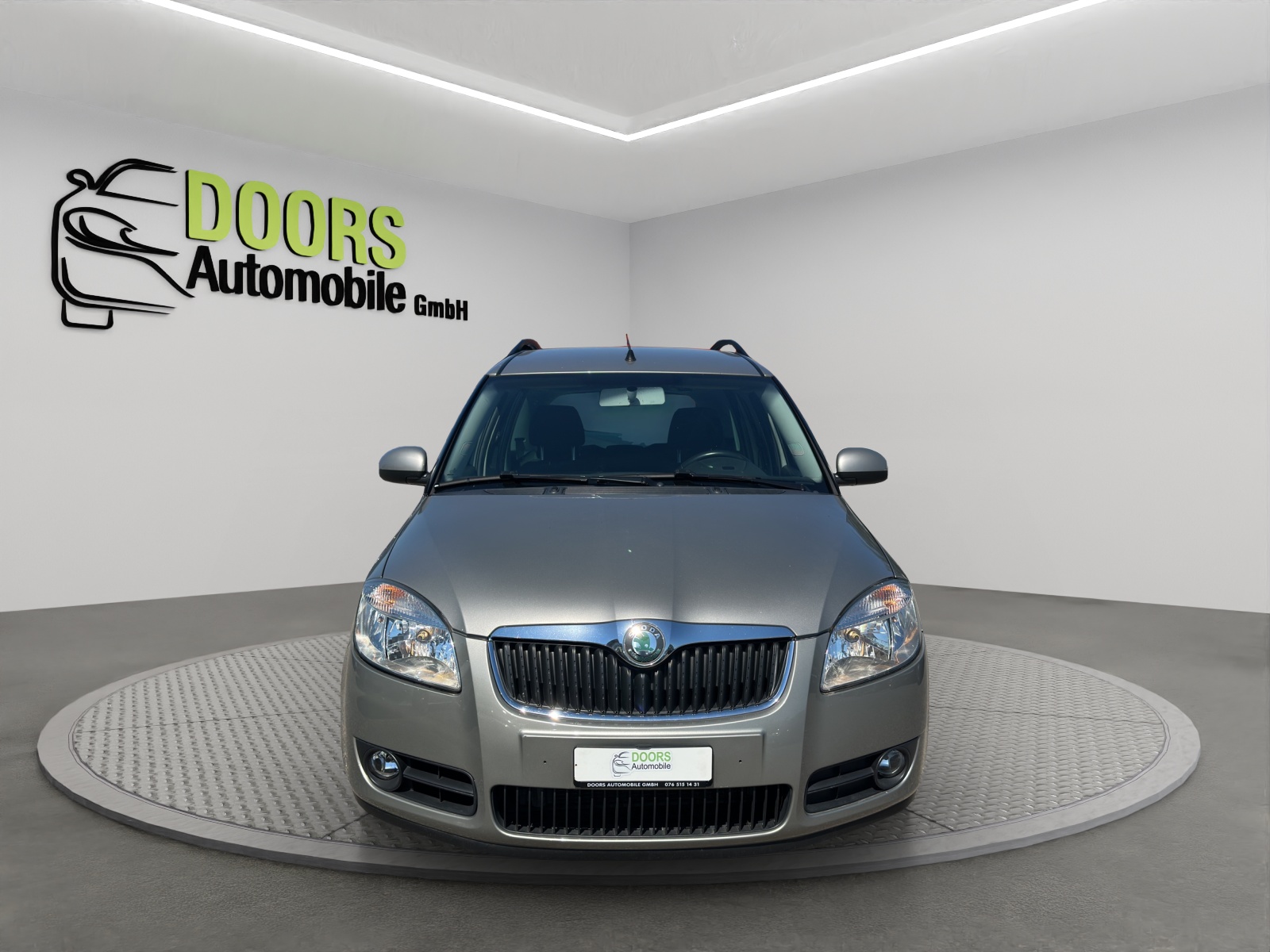 SKODA Roomster 1.6 Style-image-1
