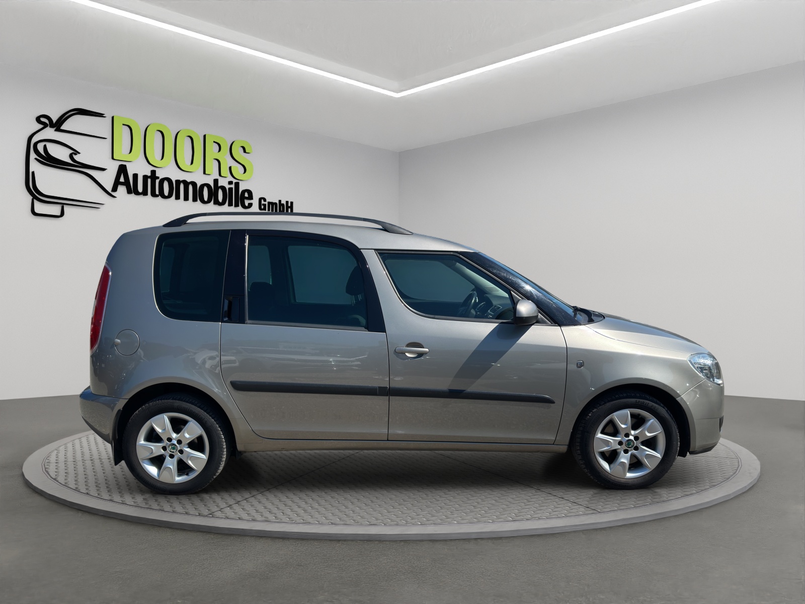 SKODA Roomster 1.6 Style-image-6