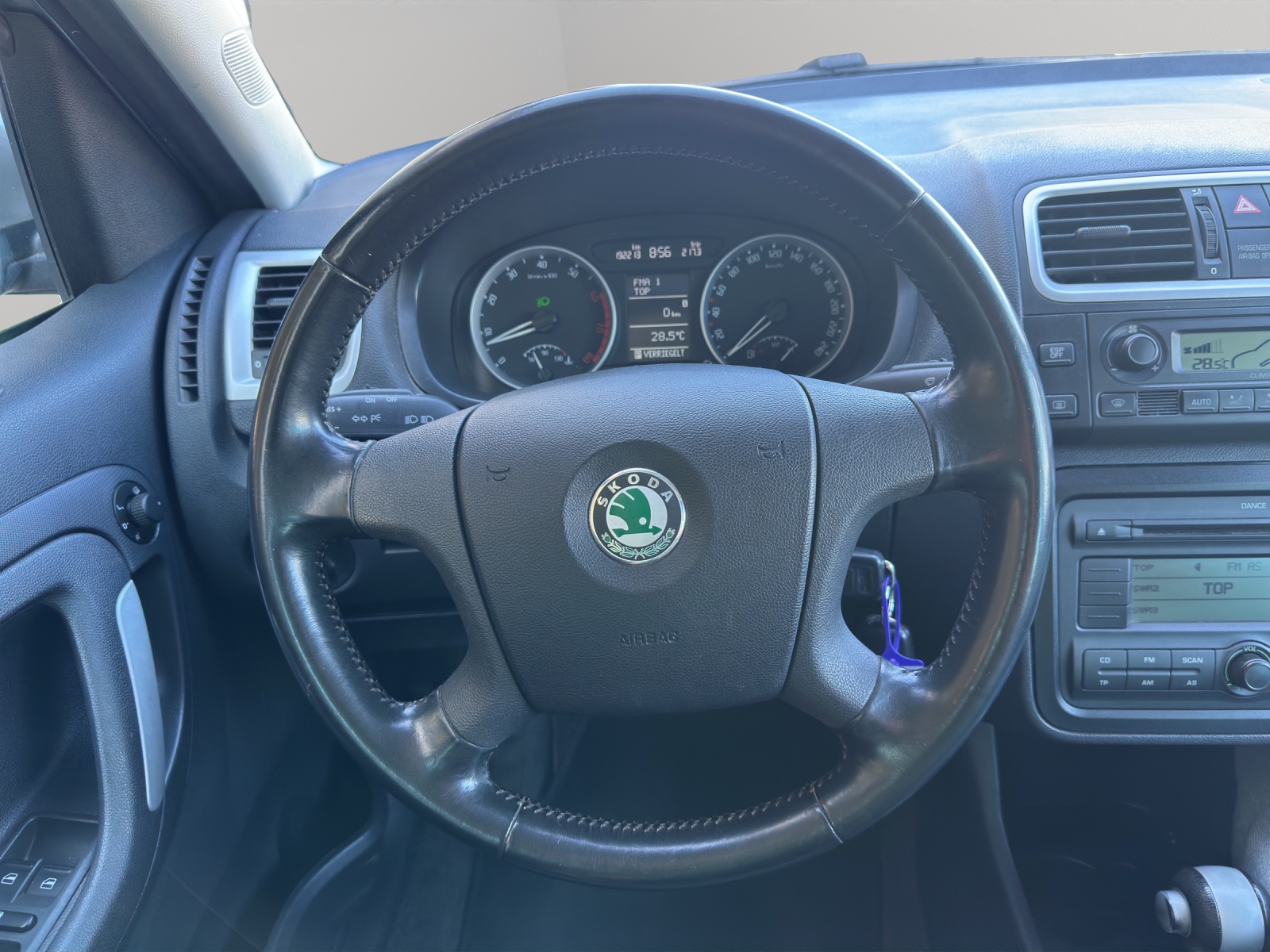 SKODA Roomster 1.6 Style-image-18
