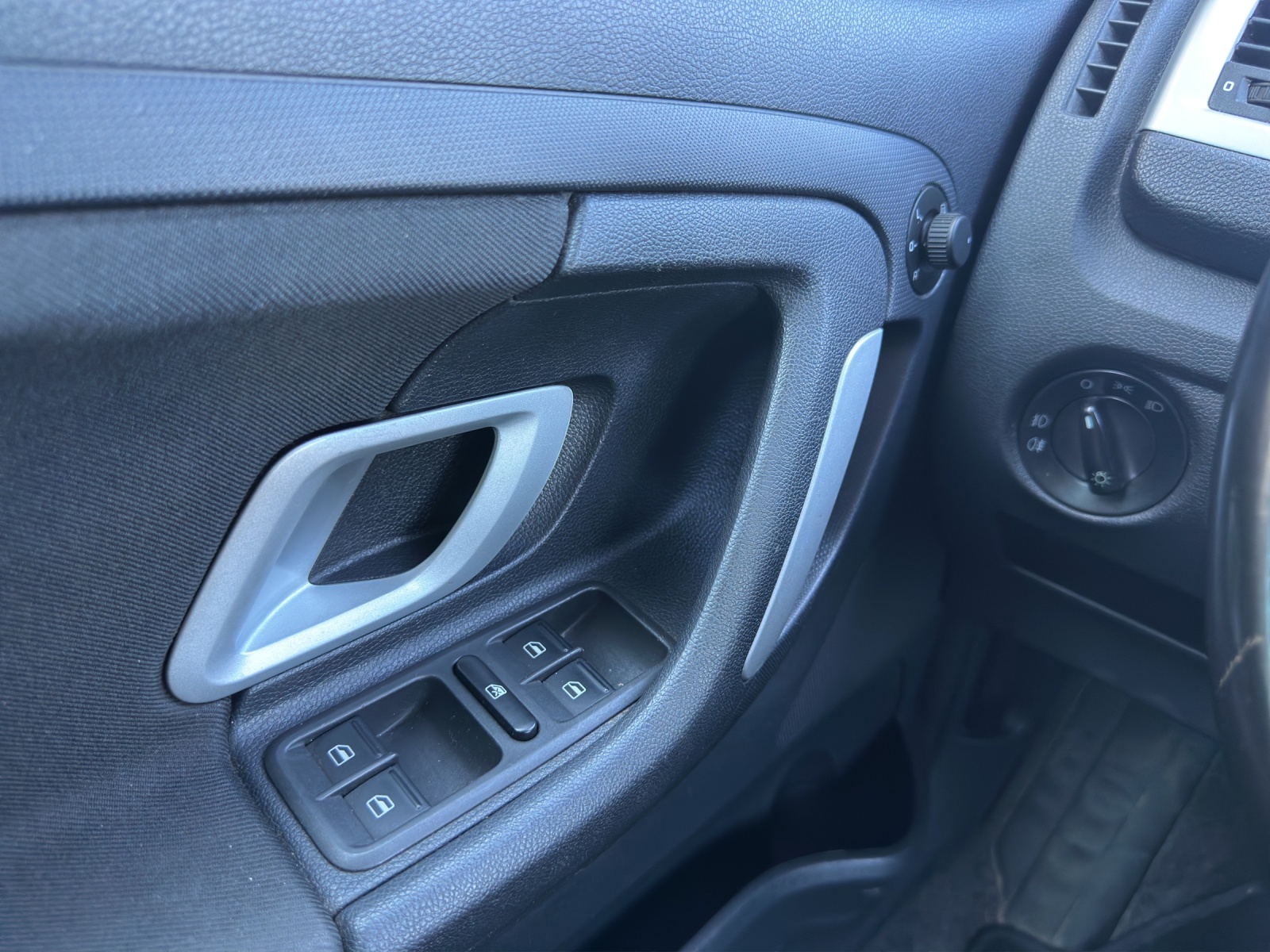 SKODA Roomster 1.6 Style-image-19