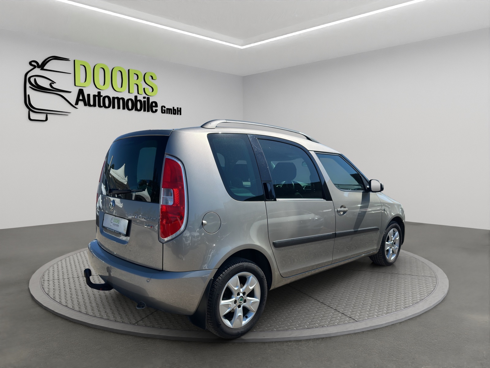 SKODA Roomster 1.6 Style-image-3