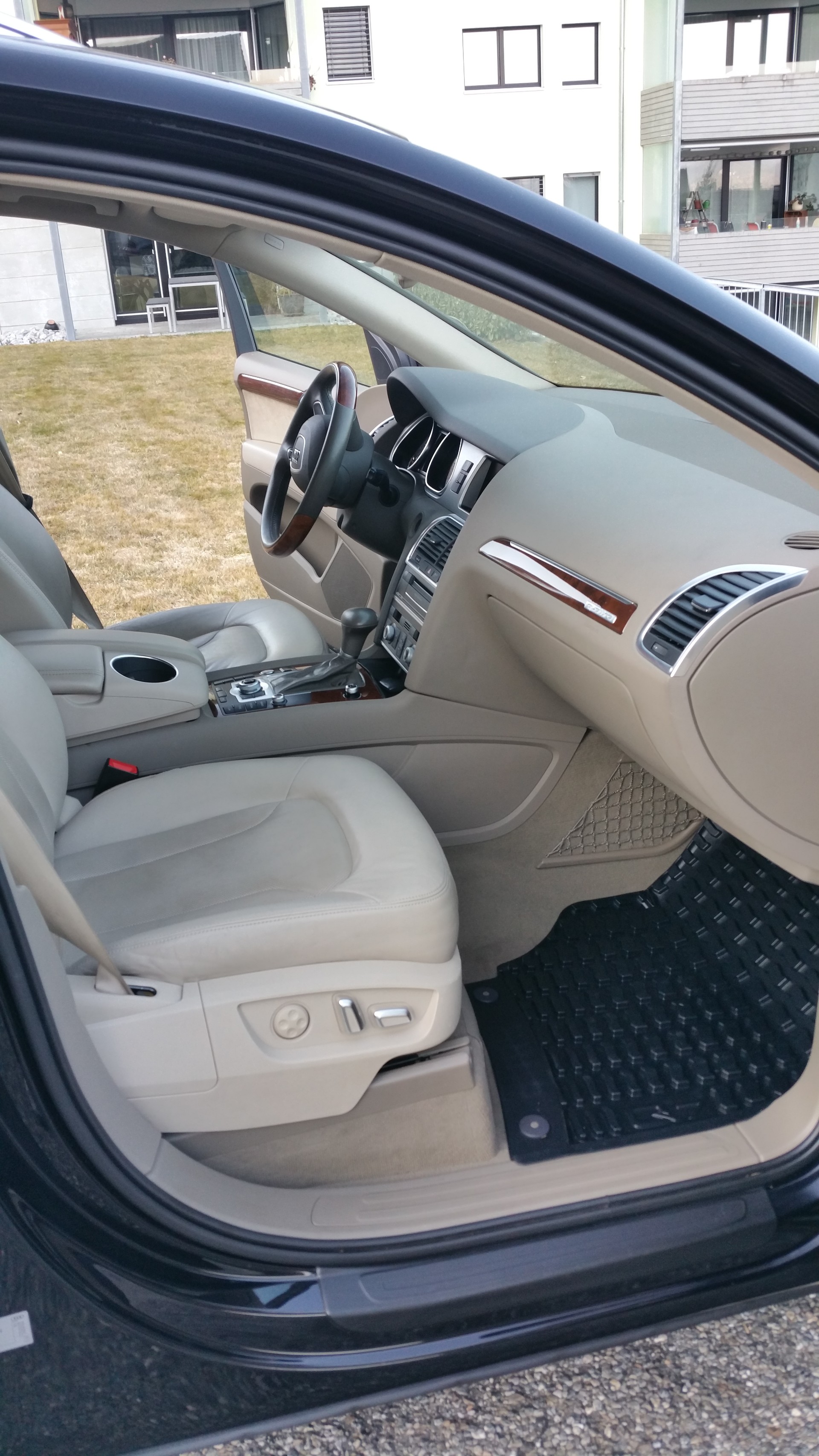 AUDI 4.2 V8 TDI quattro T-Tronic-image-5