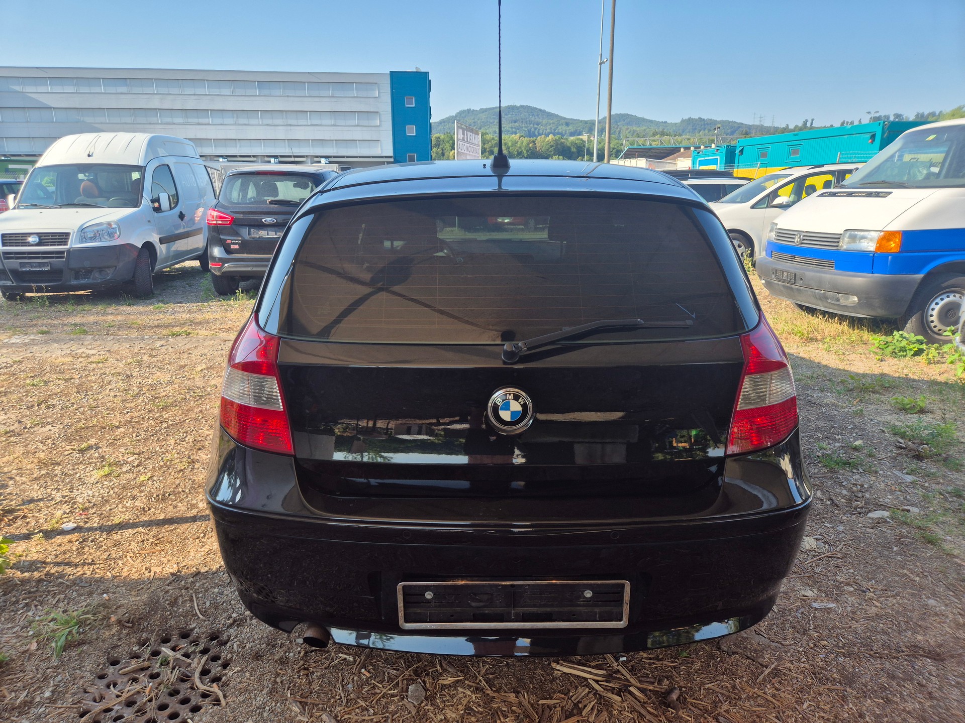 BMW 116i-image-8