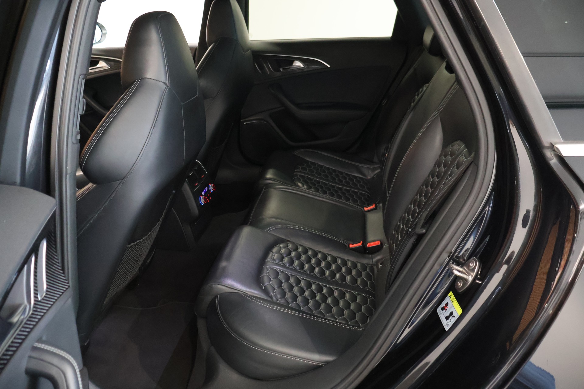 AUDI RS6 Avant 4.0 TFSI V8 quattro Tiptronic-image-11