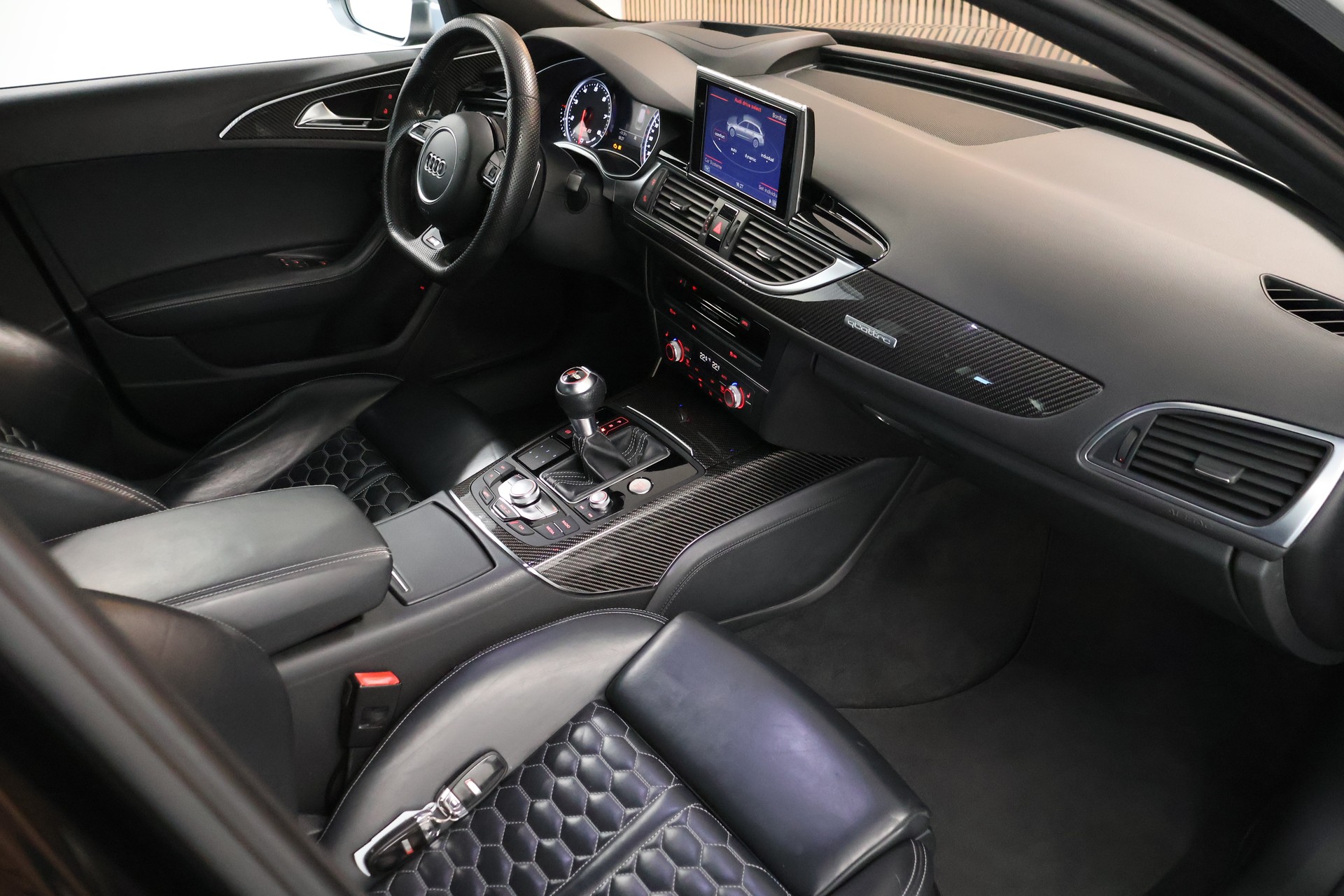 AUDI RS6 Avant 4.0 TFSI V8 quattro Tiptronic-image-15