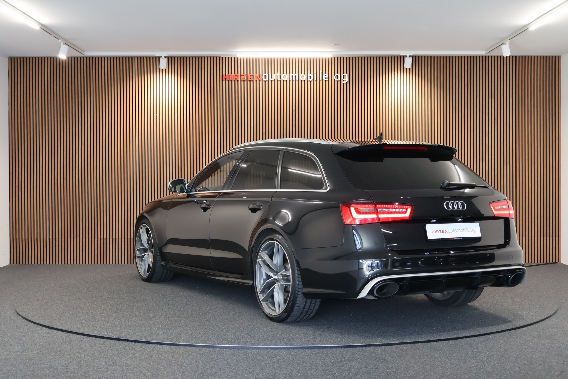 AUDI RS6 Avant 4.0 TFSI V8 quattro Tiptronic-image-2