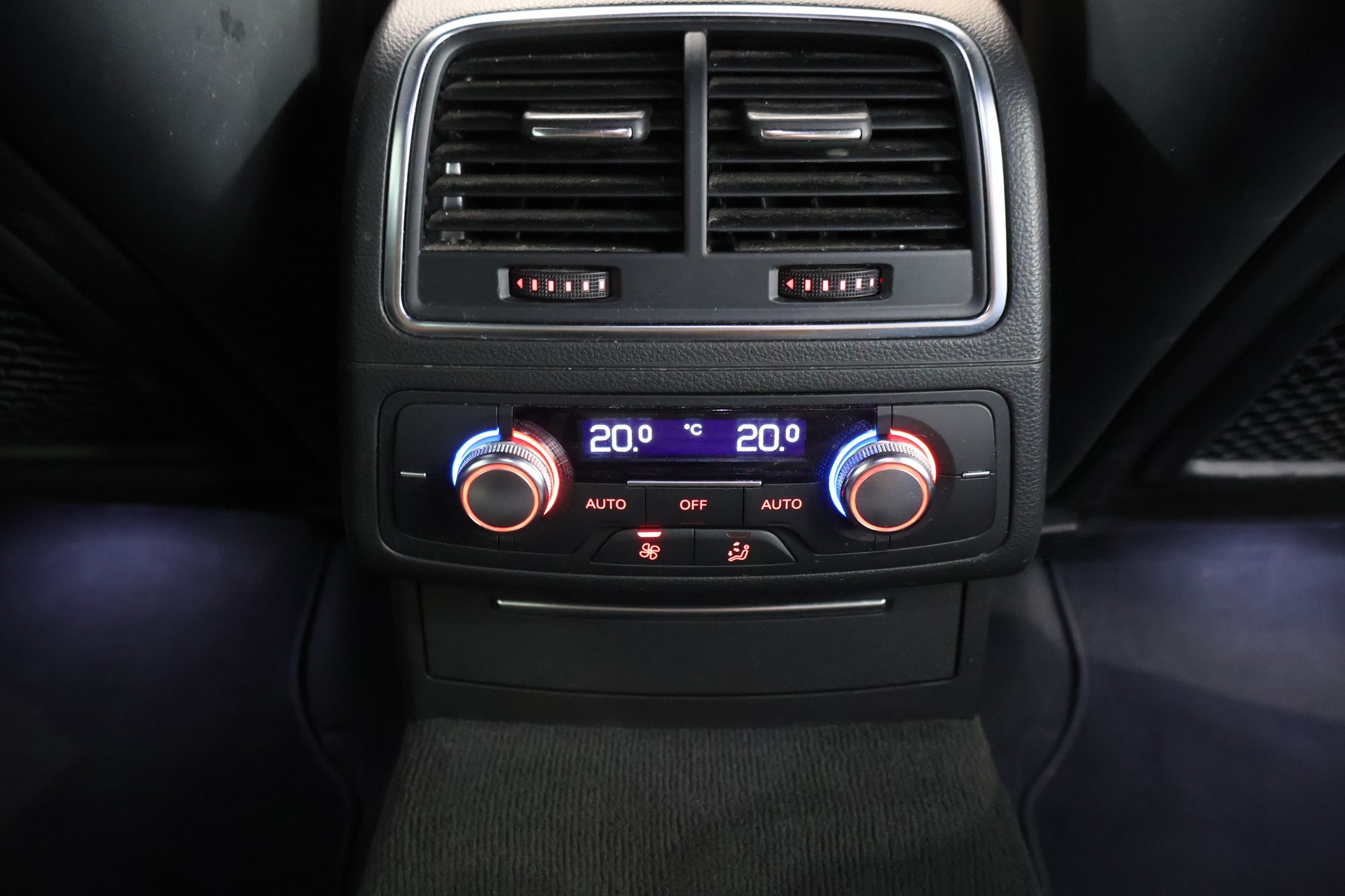 AUDI RS6 Avant 4.0 TFSI V8 quattro Tiptronic-image-16