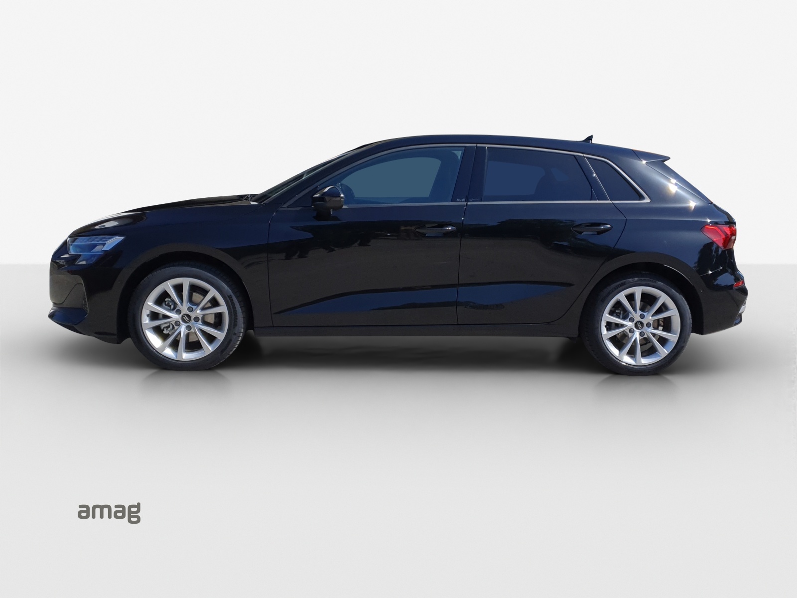 AUDI A3 Sportback TFSI 110 kW Attraction S tronic-showroom-element-1