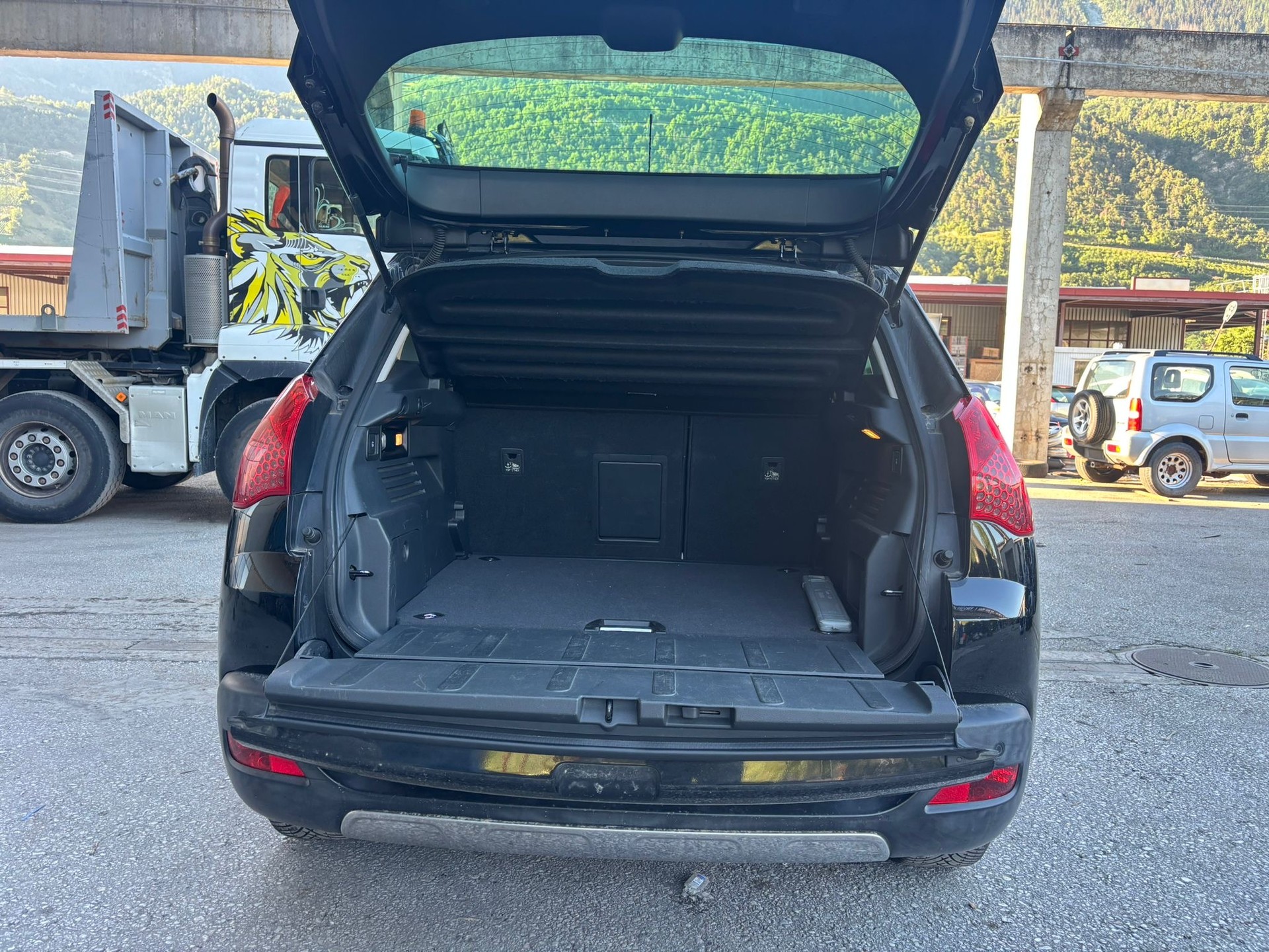 PEUGEOT 3008 1.6 16V T Sport-image-4