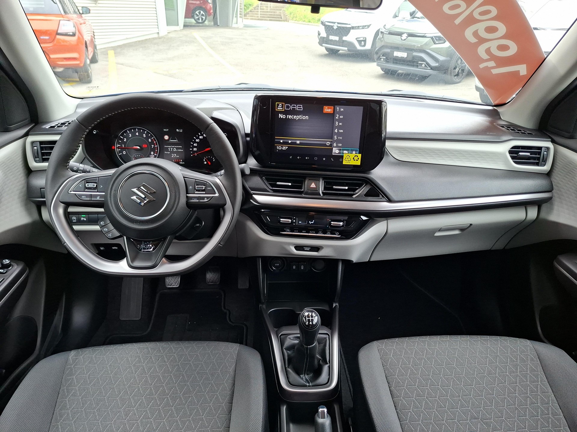 SUZUKI Swift 1.2 Sakura Top Hybrid 4x4 / 1.99% Leasing-image-8