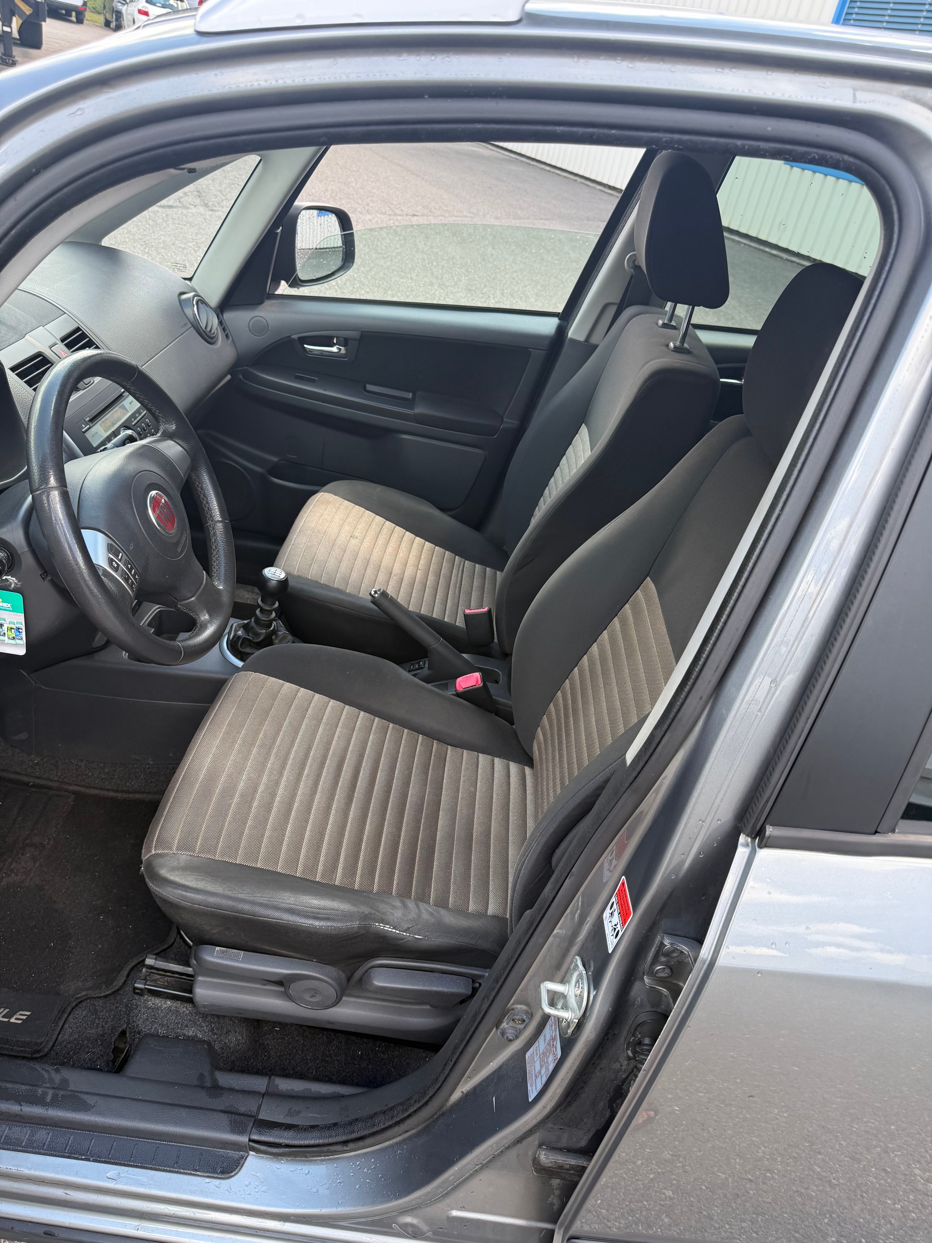 FIAT Sedici 2.0JTD 4WD Dynamic-image-7