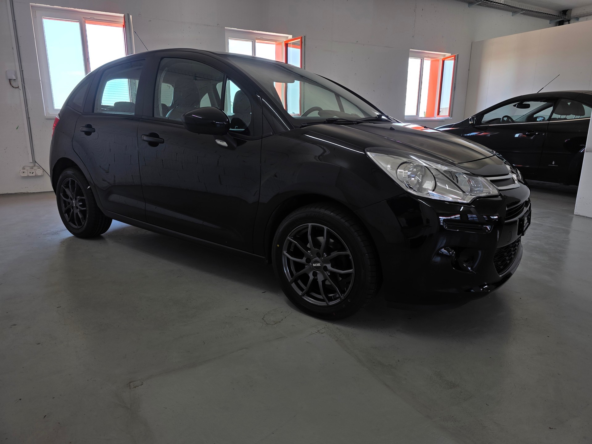 CITROEN C3 1.2i Attraction-image-5