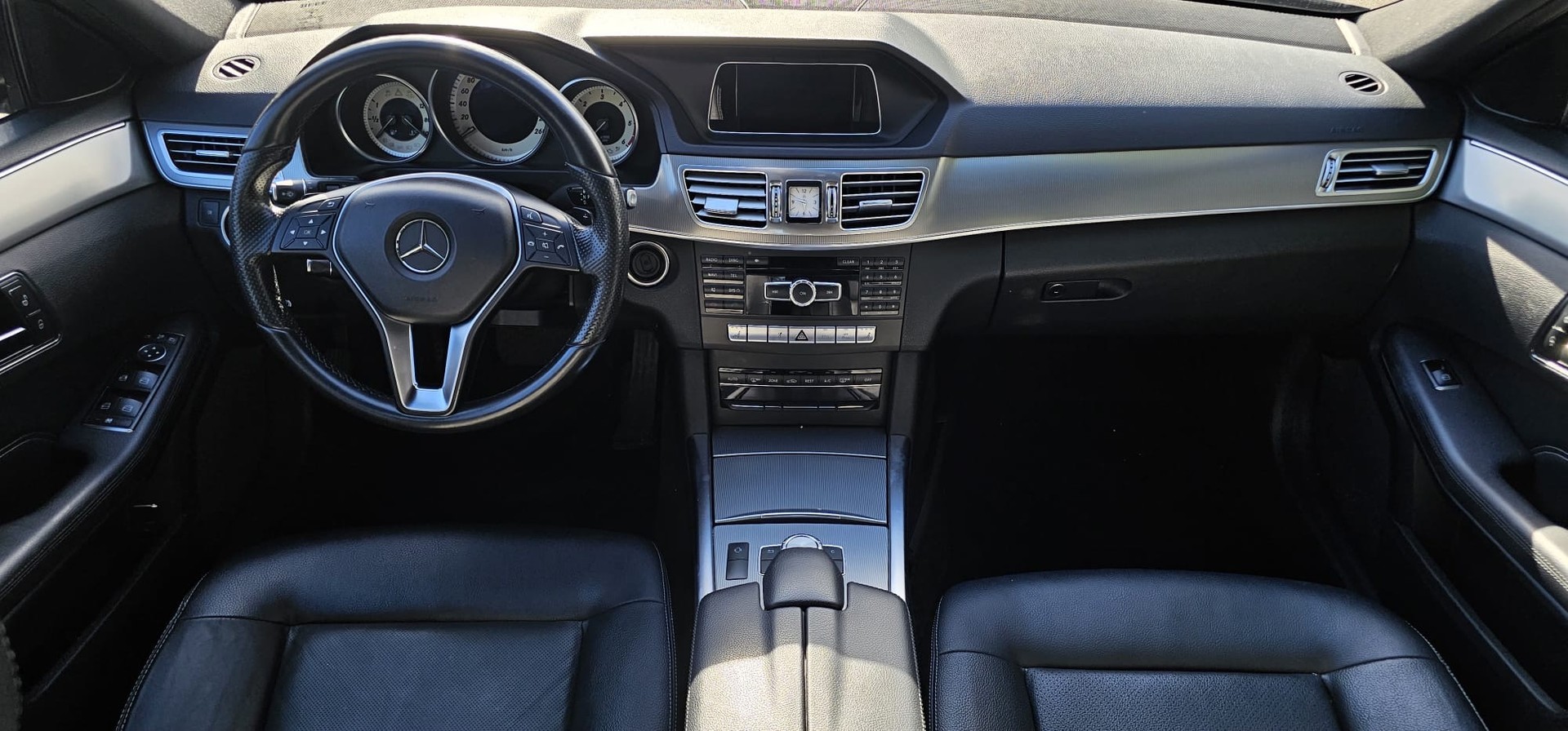 MERCEDES-BENZ E 200 BlueTEC Avantgarde 7G-Tronic-image-11