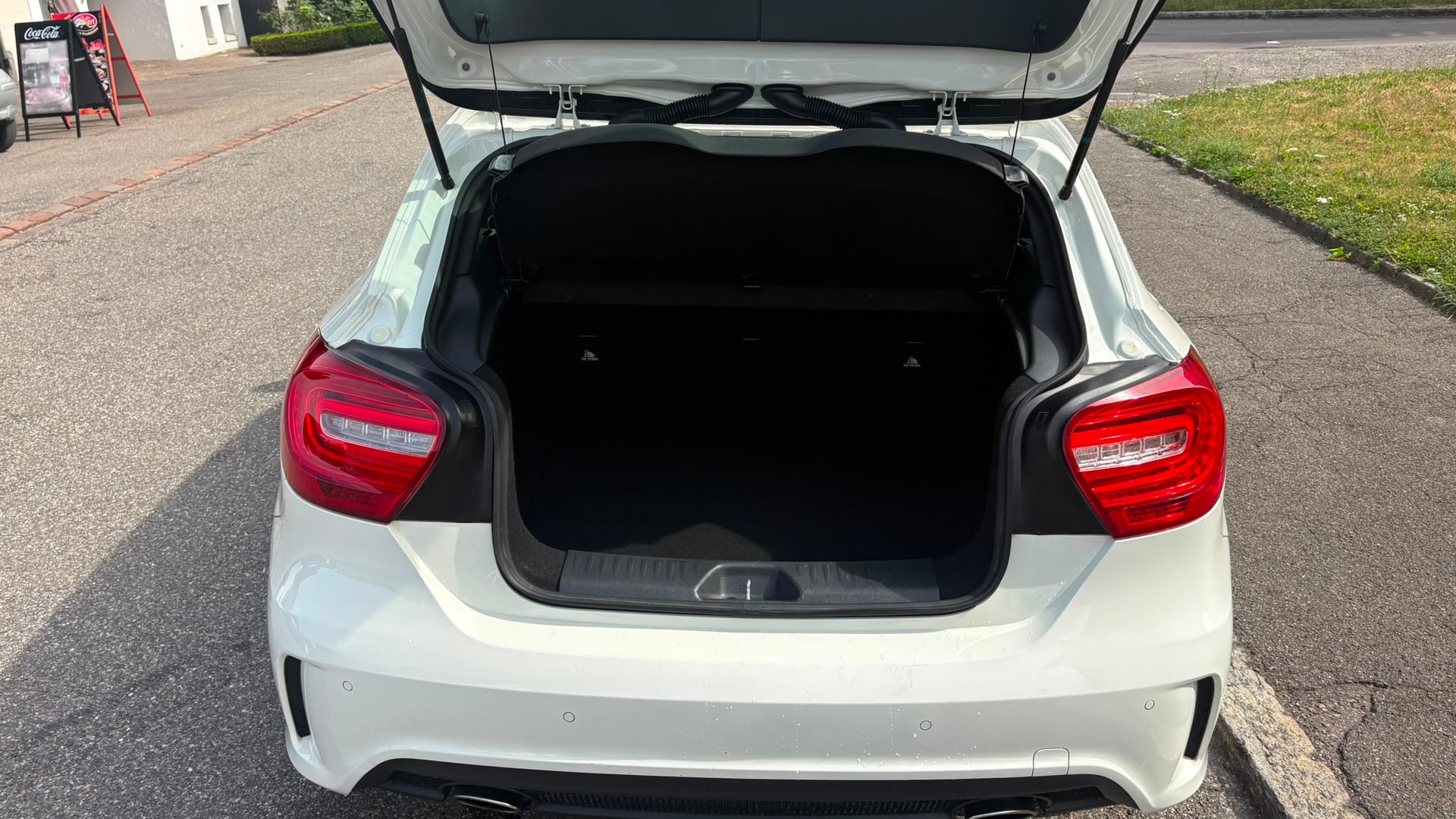 MERCEDES-BENZ A 250 4Matic 7G-DCT-image-12