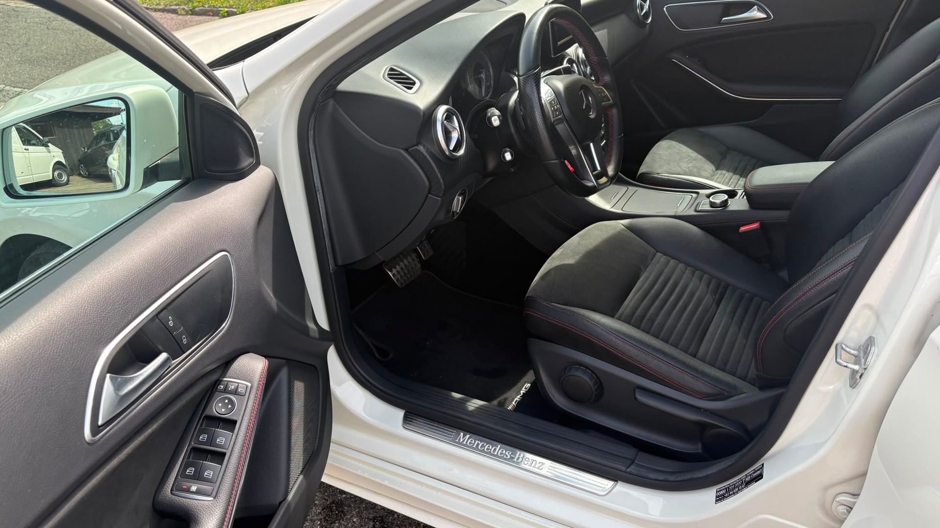 MERCEDES-BENZ A 250 4Matic 7G-DCT-image-5