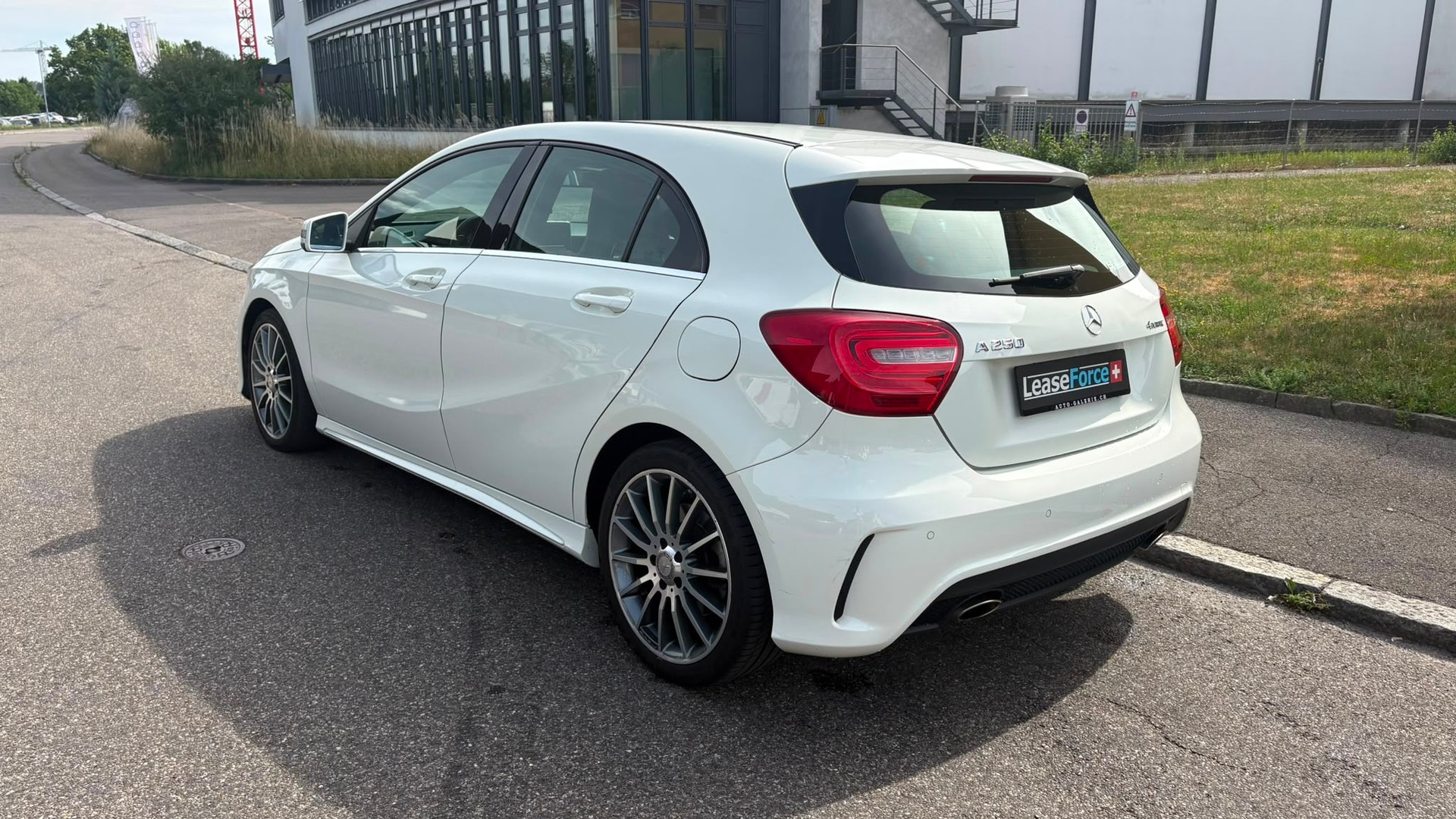 MERCEDES-BENZ A 250 4Matic 7G-DCT-image-10