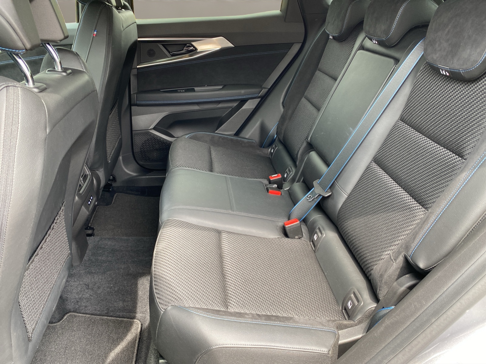 RENAULT Austral 1.3 MHEV 160 Techno Esprit Alpine A-image-9