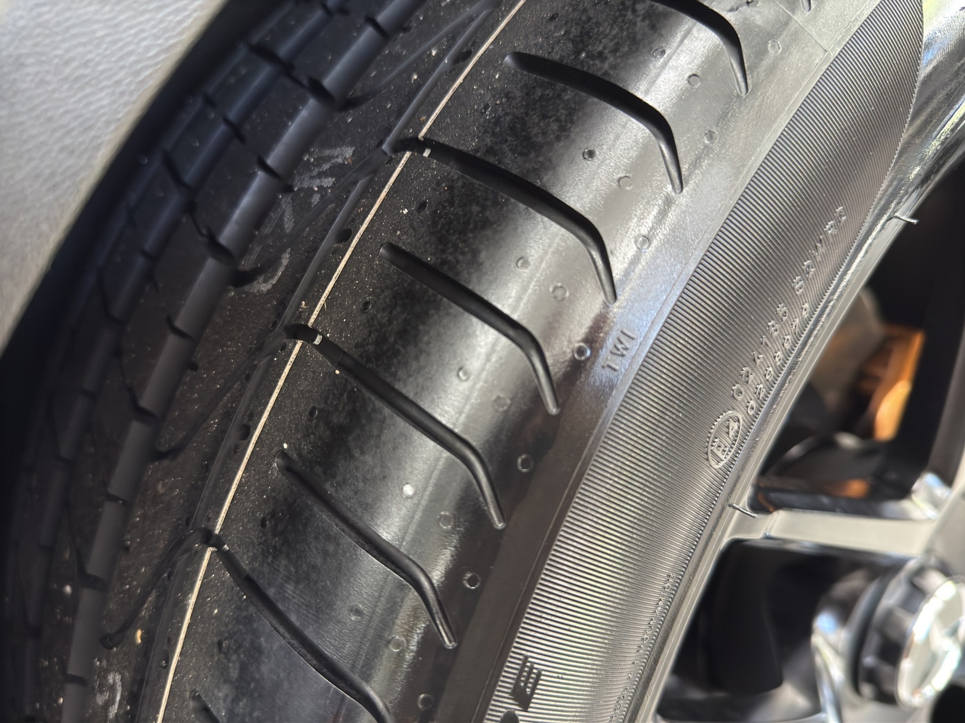 MERCEDES-BENZ GLC 63 S AMG 4Matic 9G-Tronic-image-31