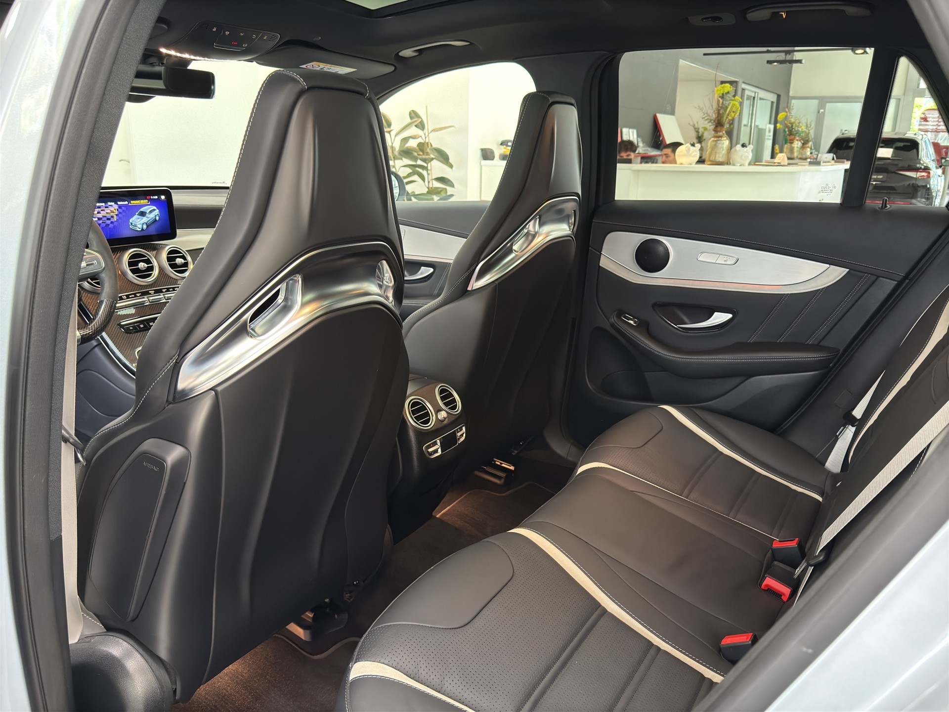 MERCEDES-BENZ GLC 63 S AMG 4Matic 9G-Tronic-image-26