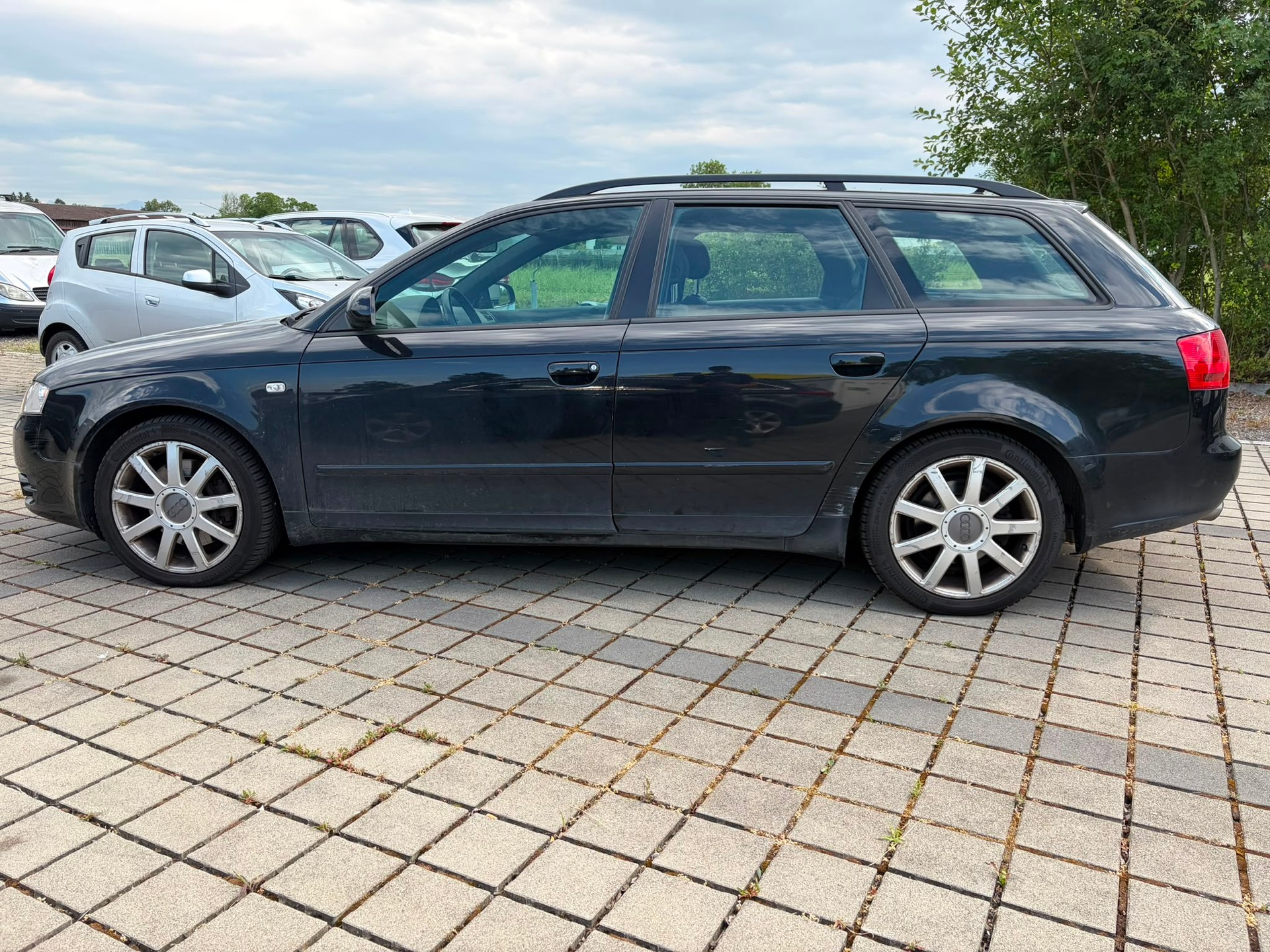 AUDI A4 Avant 2.0 Turbo FSI quattro-image-3