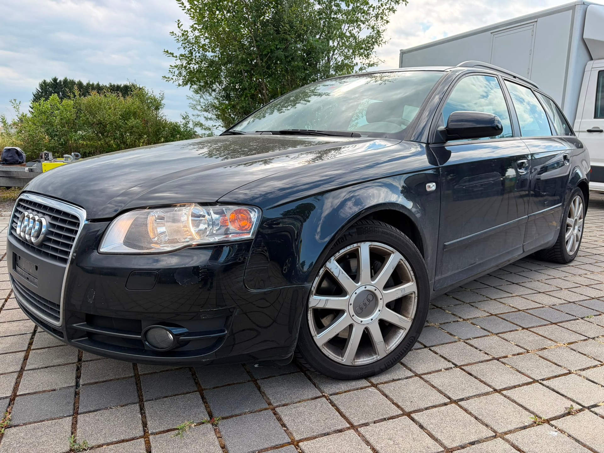 AUDI A4 Avant 2.0 Turbo FSI quattro-image-0