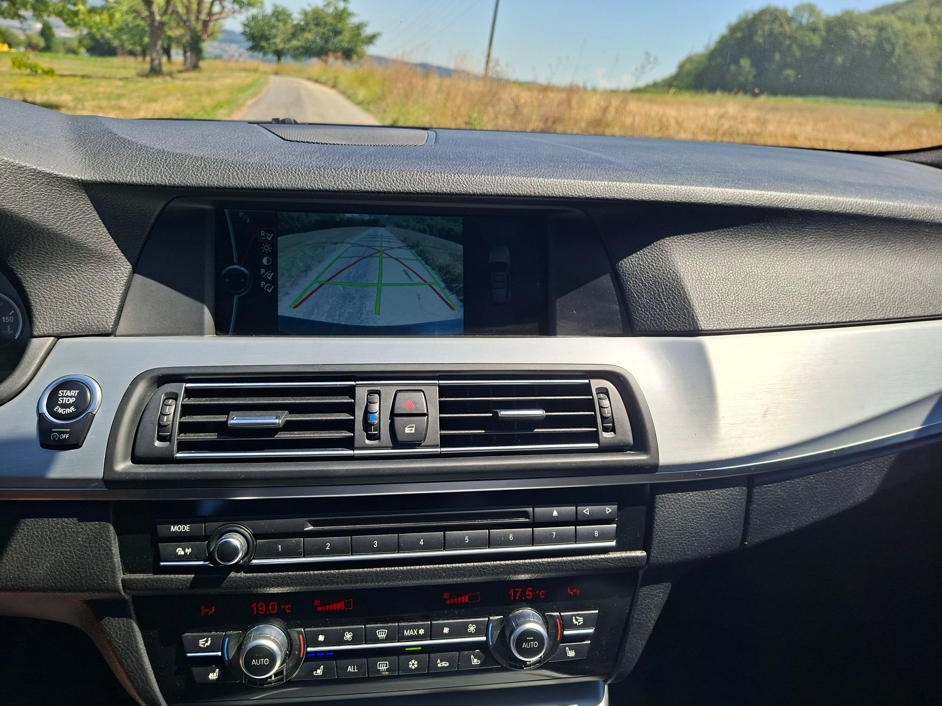 BMW xDrive Touring Steptronic M-Paket-image-12