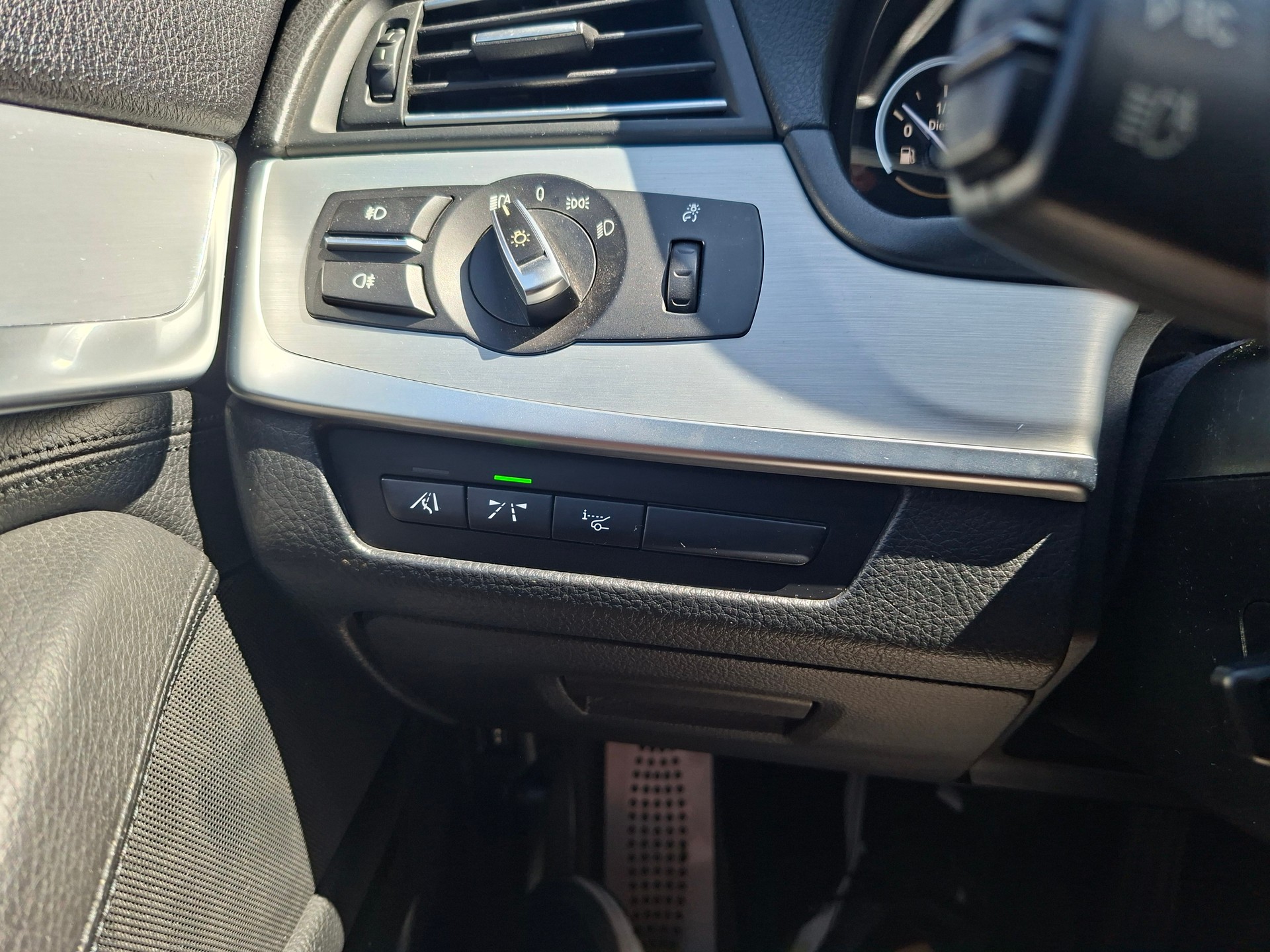 BMW xDrive Touring Steptronic M-Paket-image-11