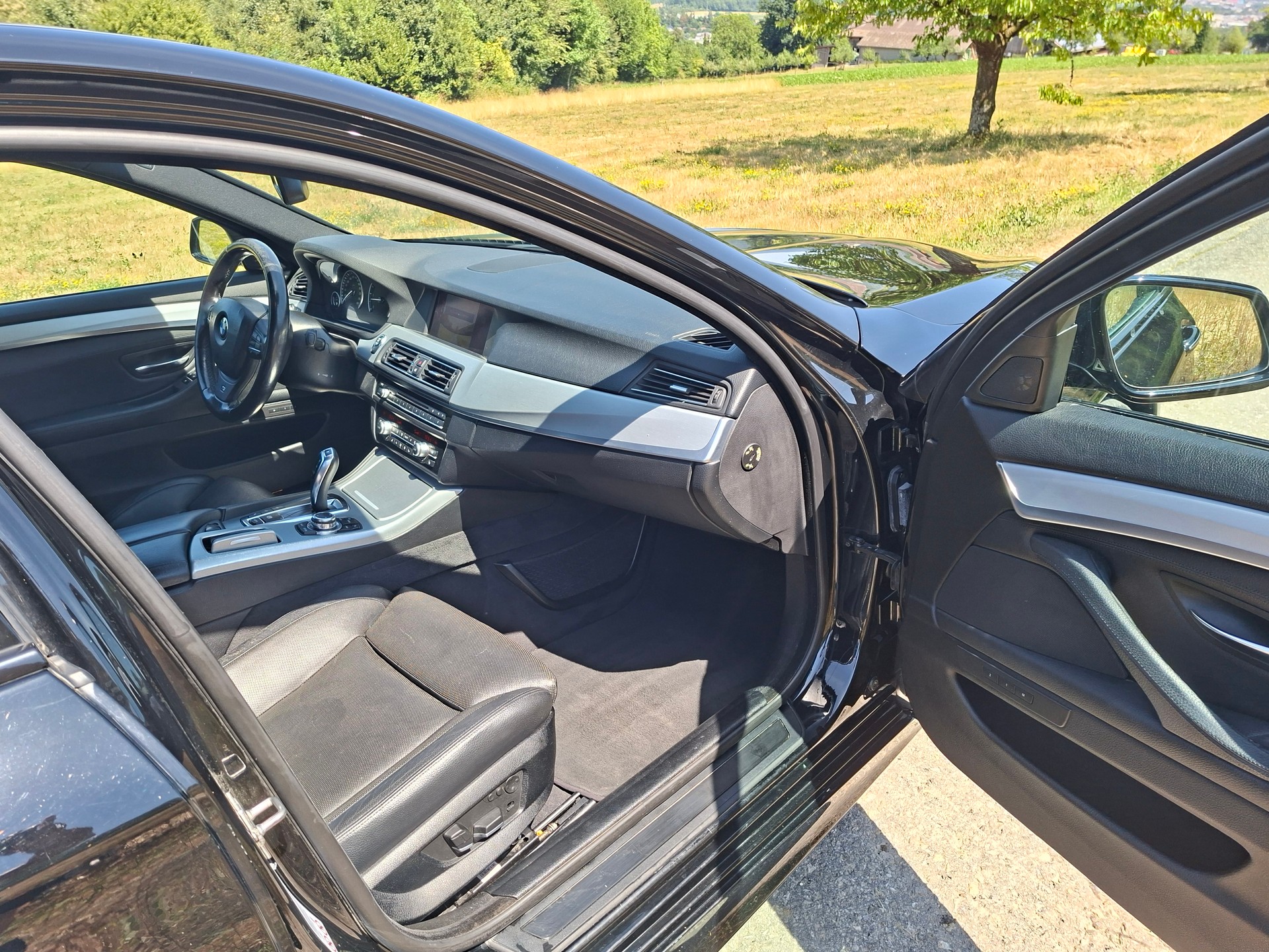 BMW xDrive Touring Steptronic M-Paket-image-16