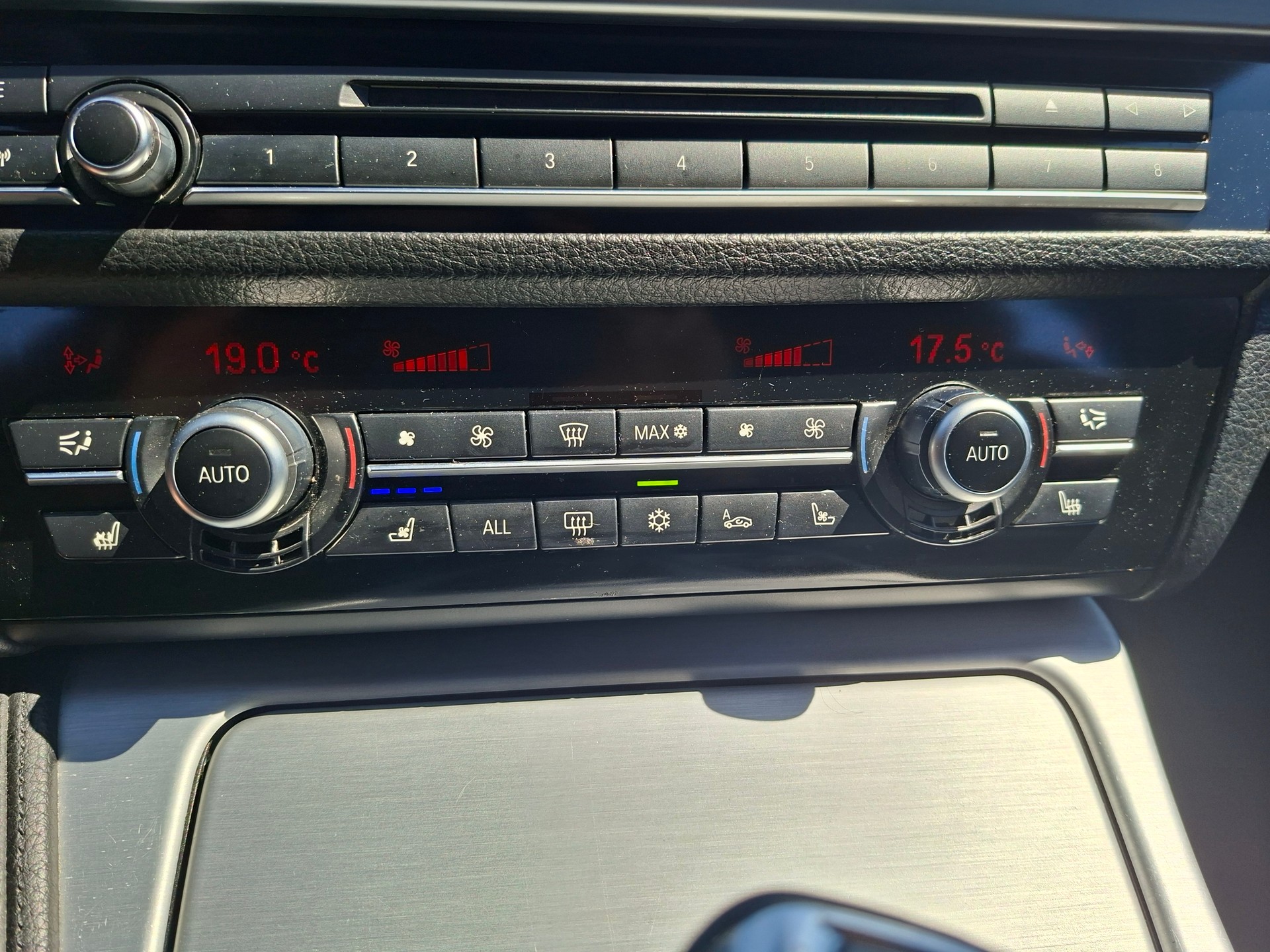 BMW xDrive Touring Steptronic M-Paket-image-14