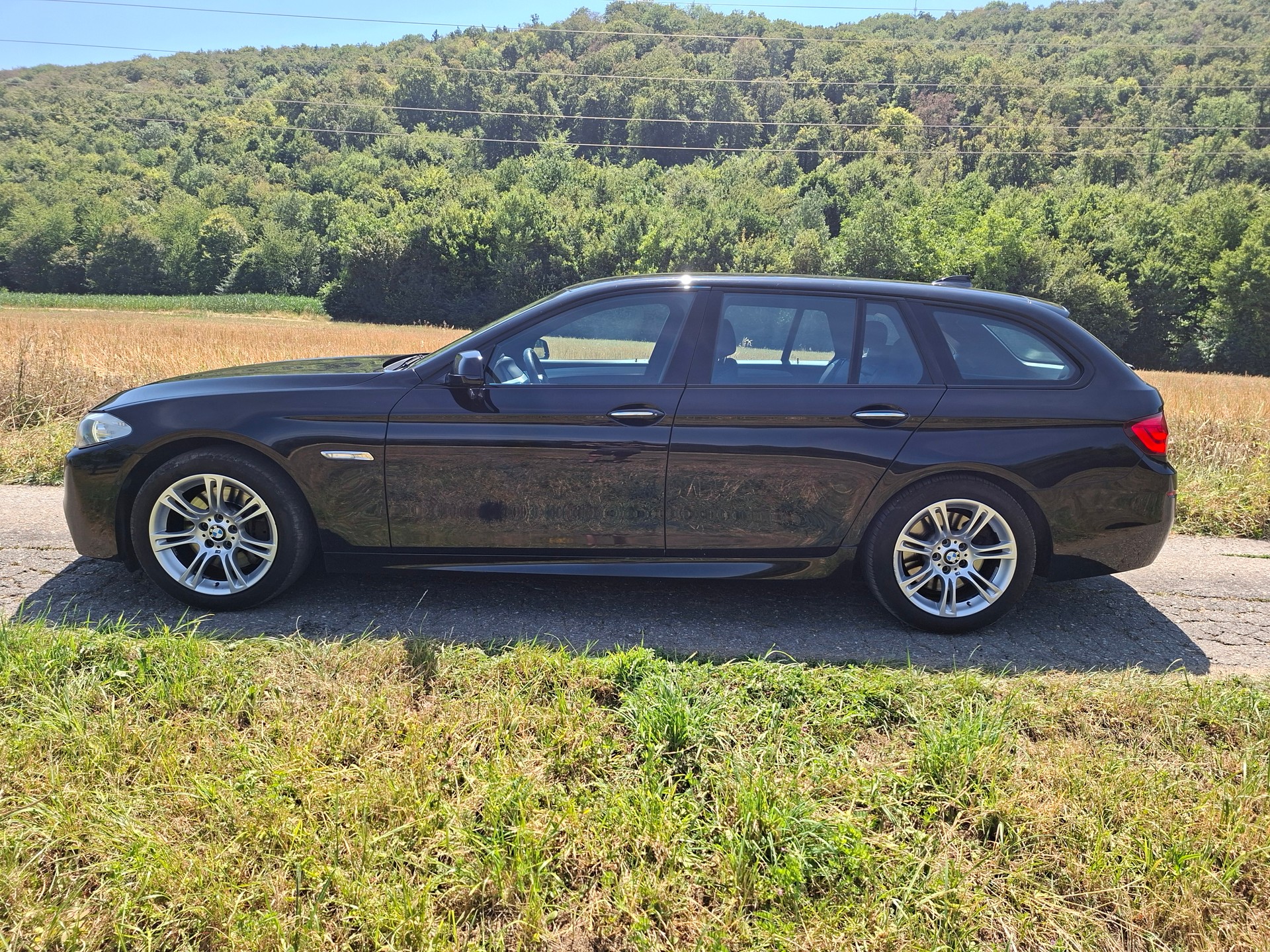 BMW xDrive Touring Steptronic M-Paket-image-1