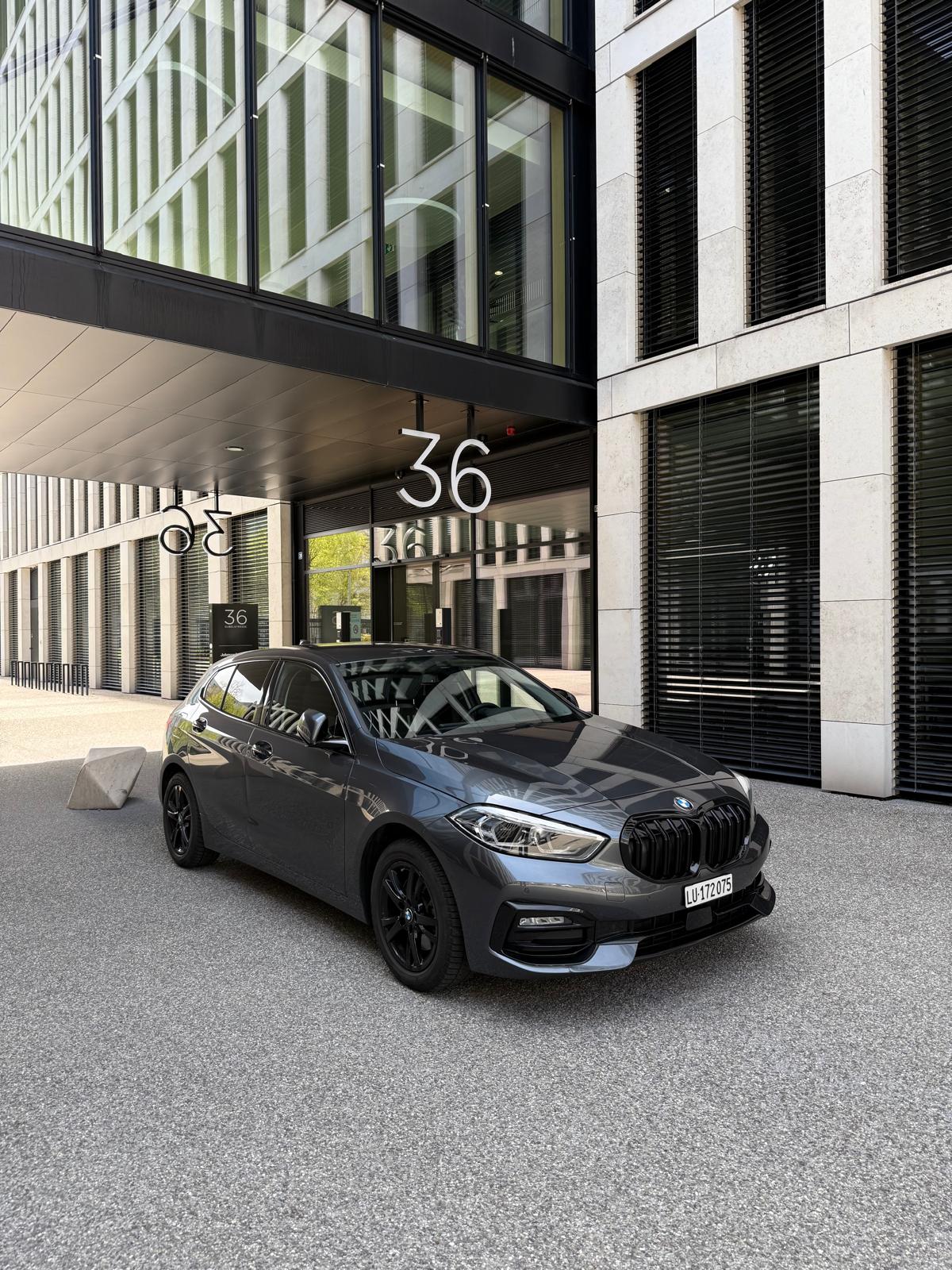 BMW 118i Sport Line-image-3