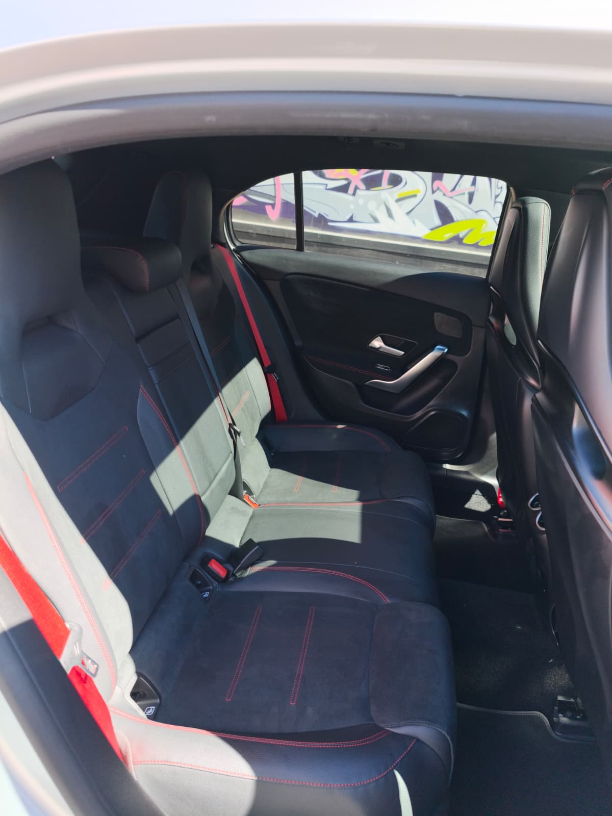 MERCEDES-BENZ A 35 AMG 4Matic Speedshift-image-14