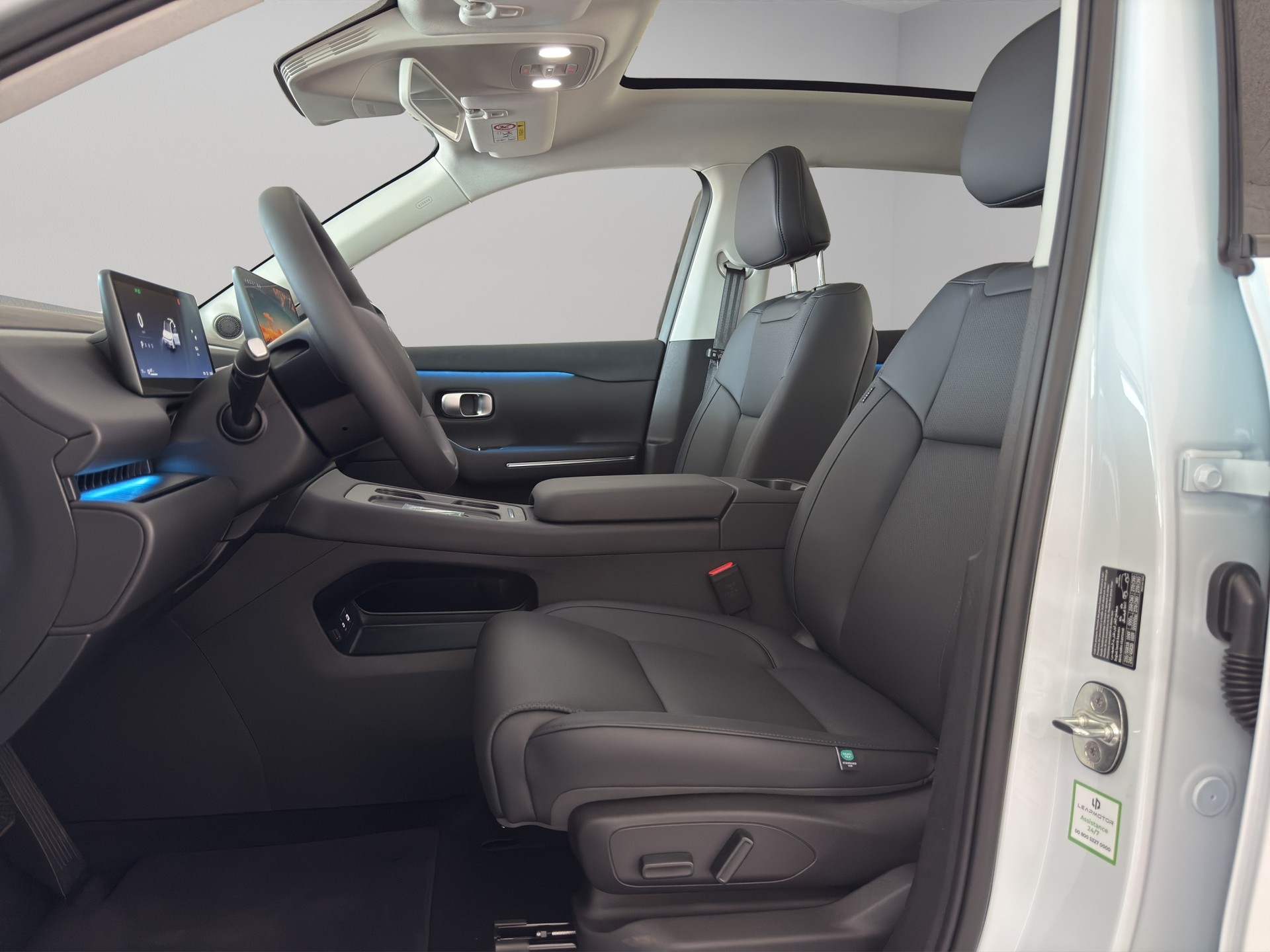 LEAPMOTOR C10 EV AWD-image-17