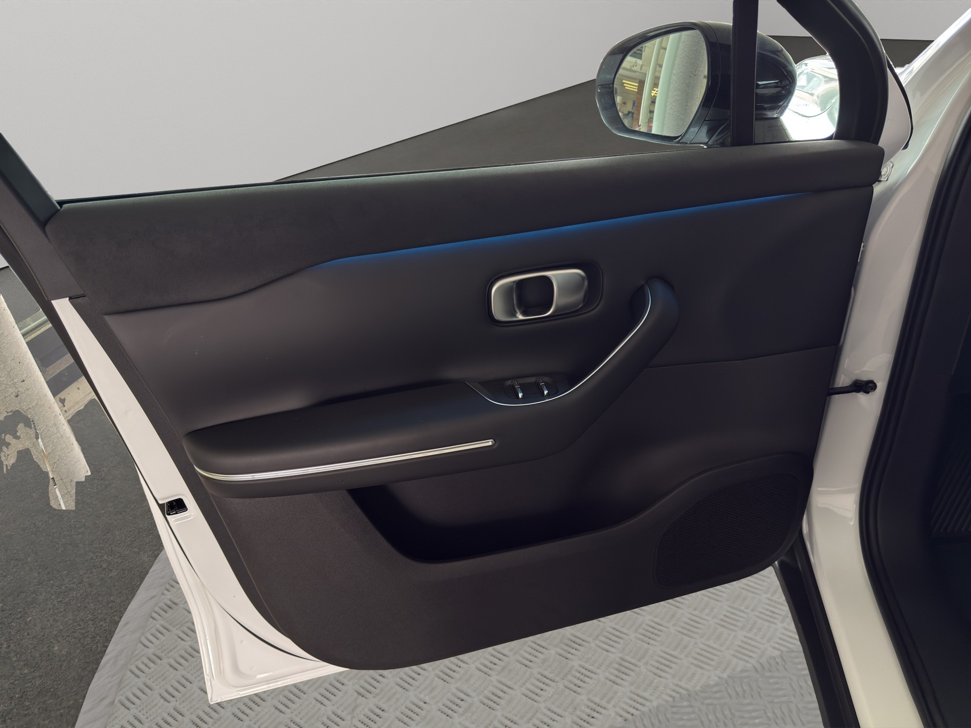 LEAPMOTOR C10 EV AWD-image-8