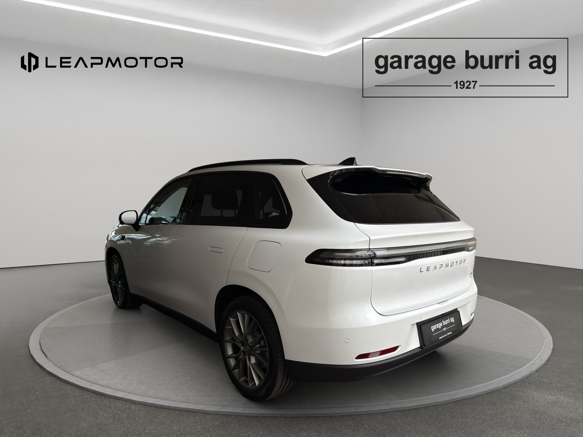 LEAPMOTOR C10 EV AWD-image-1