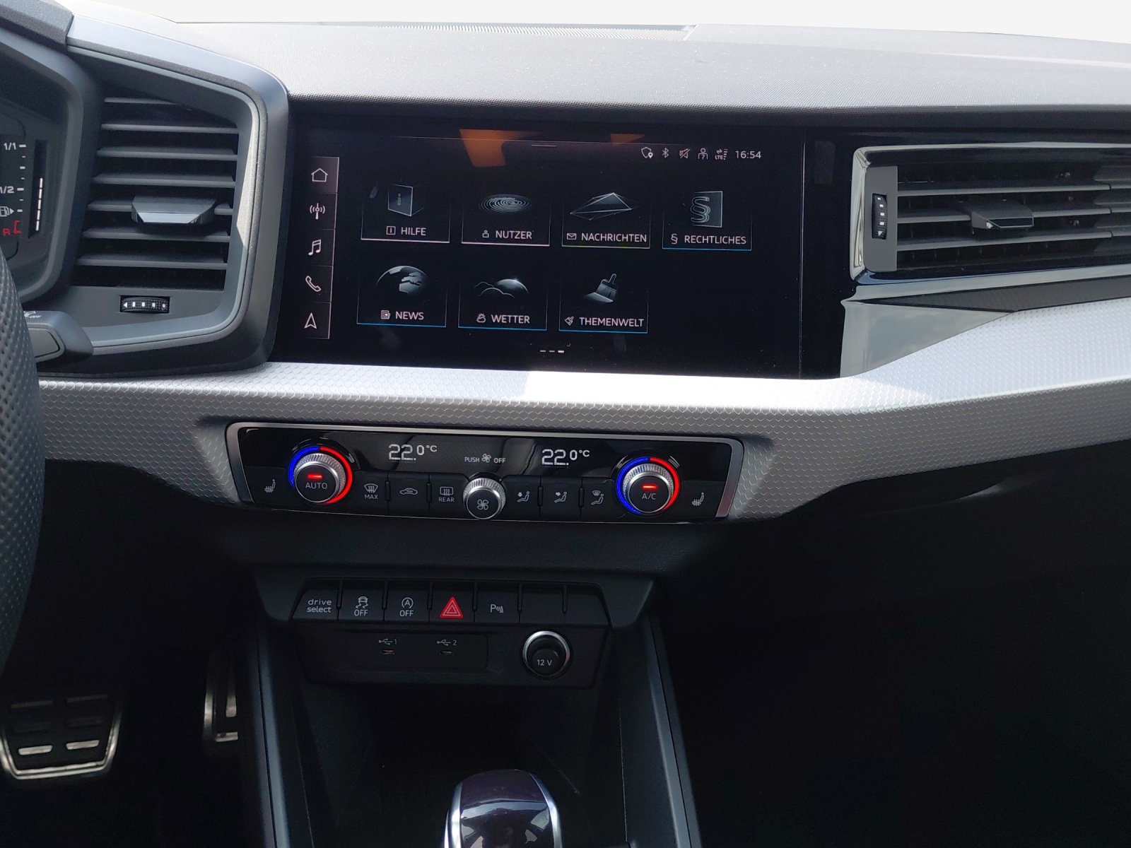 AUDI A1 Sportback 40 TFSI S Line S-tronic-image-10