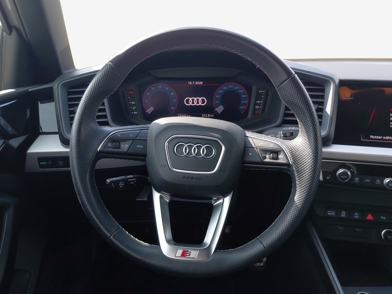AUDI A1 Sportback 40 TFSI S Line S-tronic-image-9
