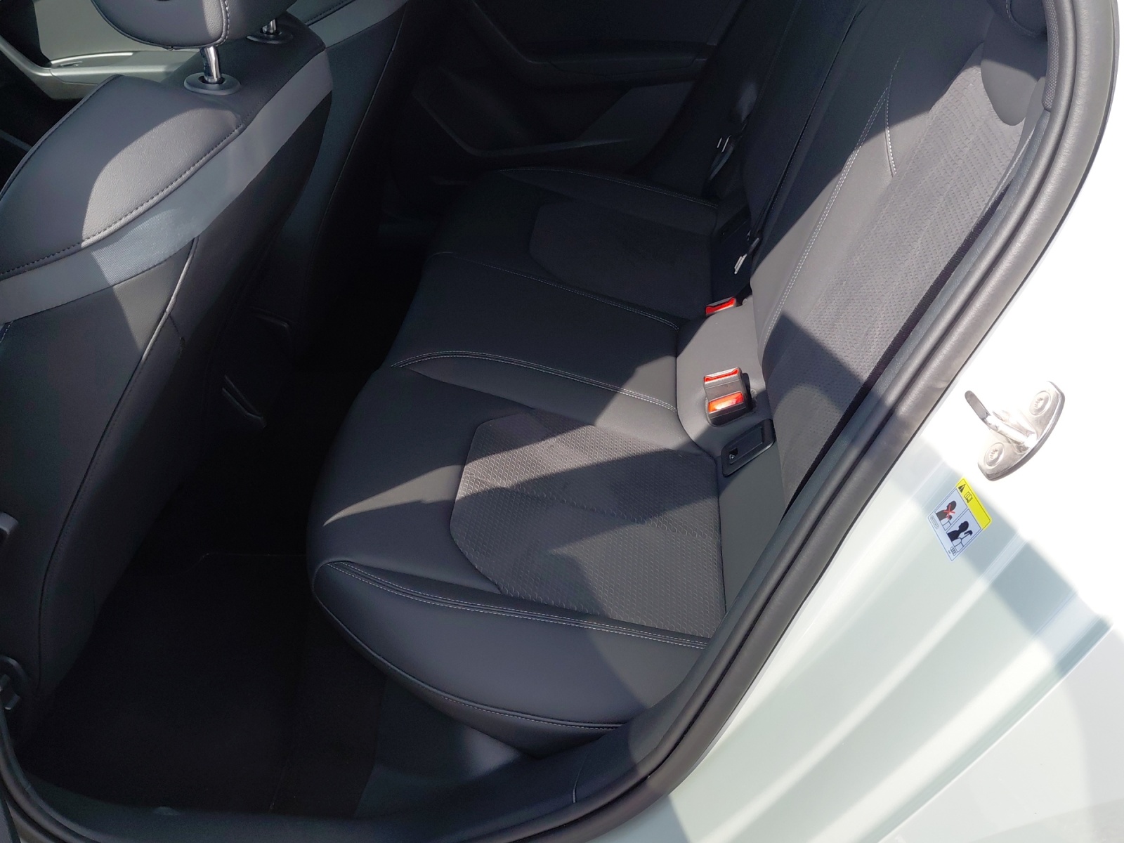 AUDI A1 Sportback 40 TFSI S Line S-tronic-image-11