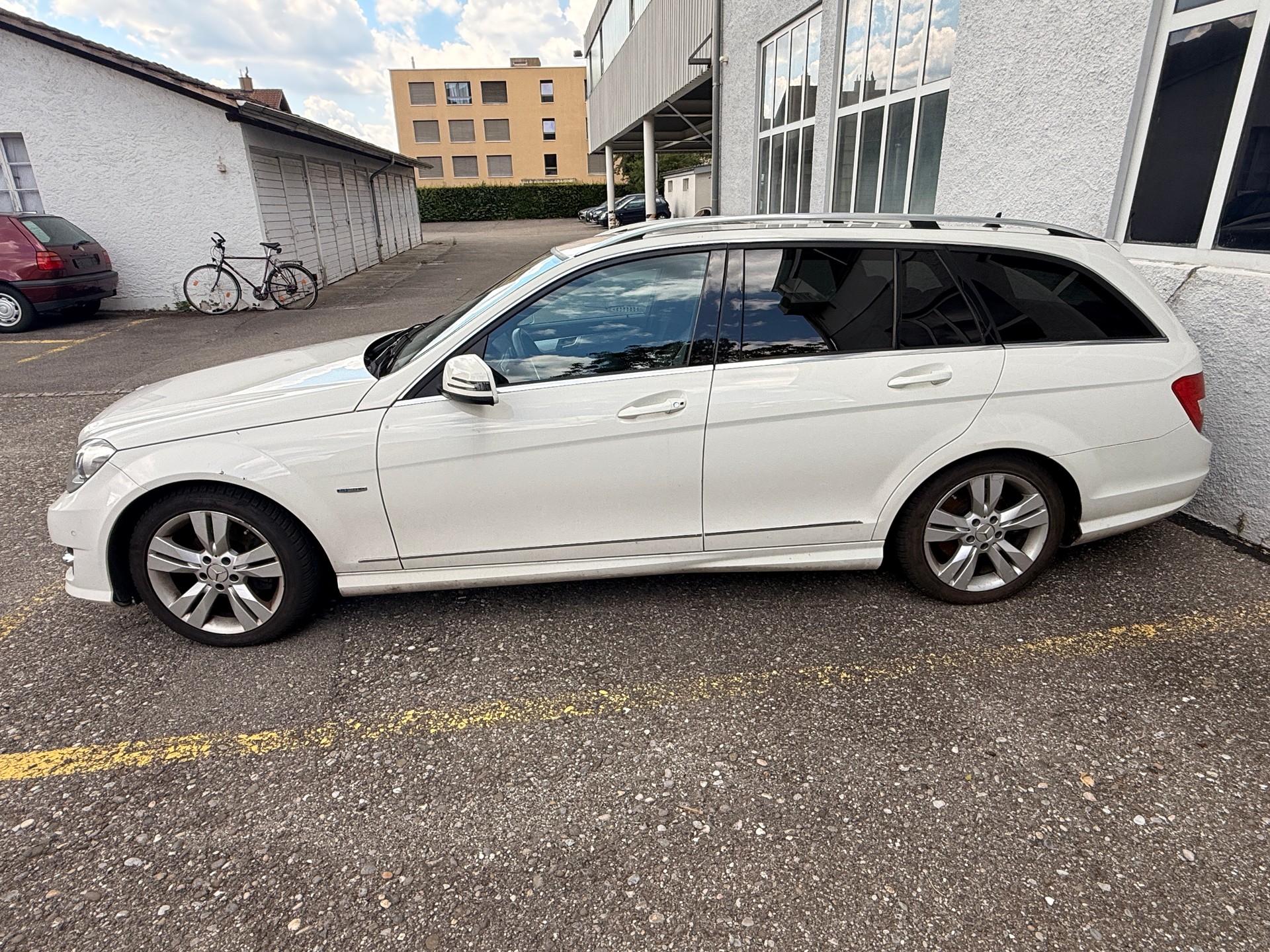 MERCEDES-BENZ C 250 CGI BlueEfficiency Elégance Automatic-image-5
