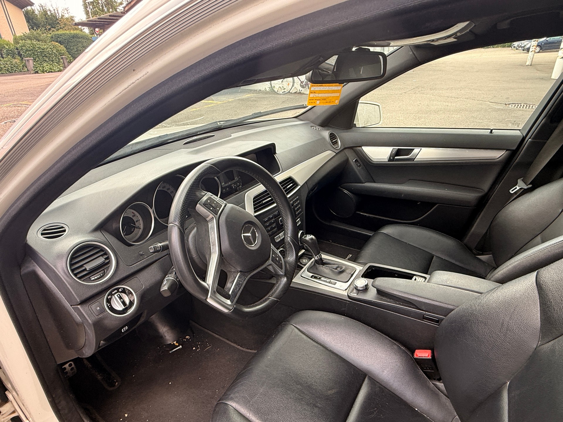 MERCEDES-BENZ C 250 CGI BlueEfficiency Elégance Automatic-image-6