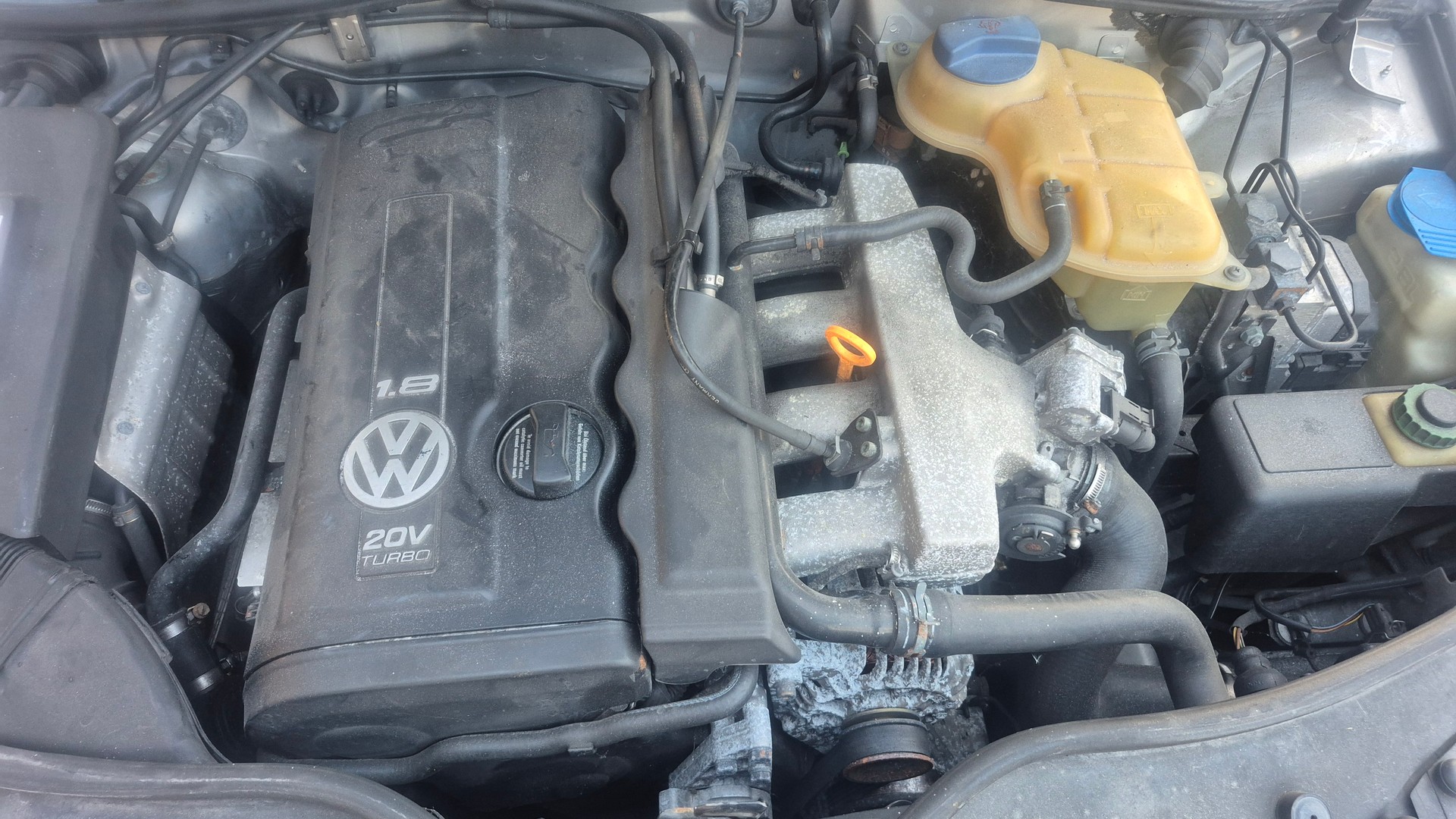 VW Passat 1.8 T Comfortline-image-10