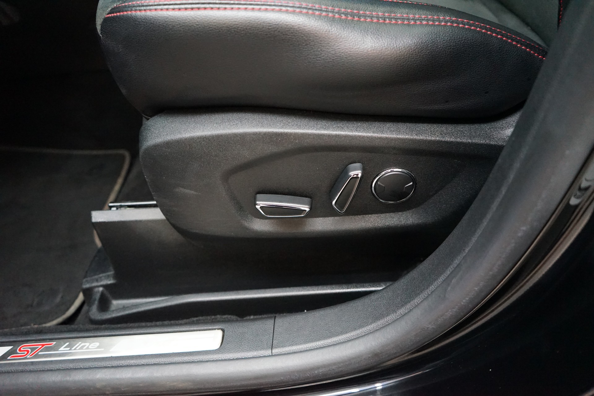 FORD S-Max 1.5 SCTi ST-Line-image-7