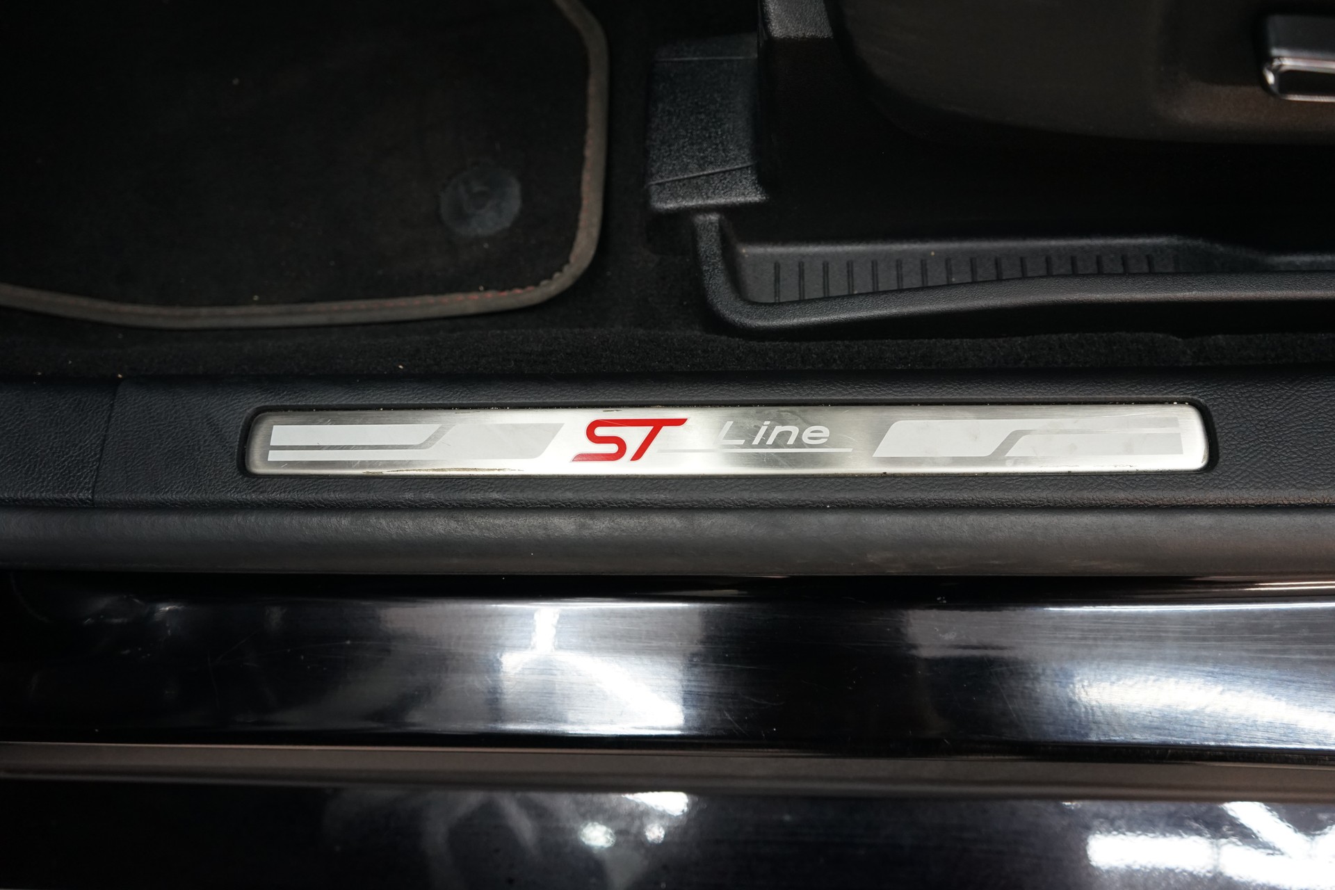 FORD S-Max 1.5 SCTi ST-Line-image-18