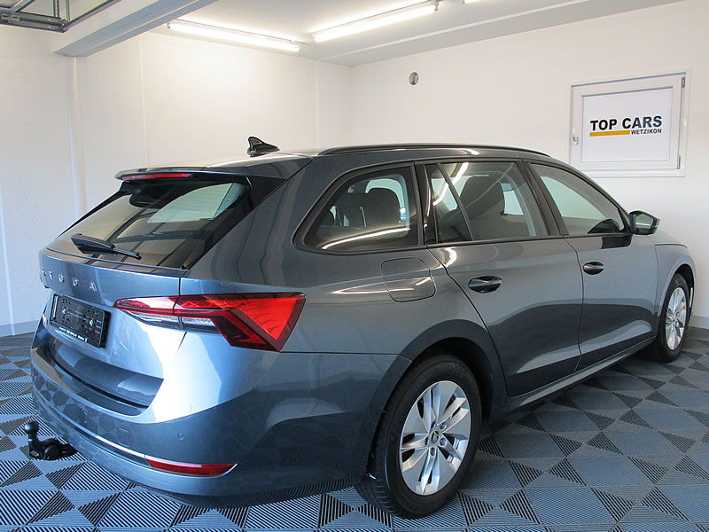 SKODA Octavia Combi 2.0 TDI DSG Ambition-image-7