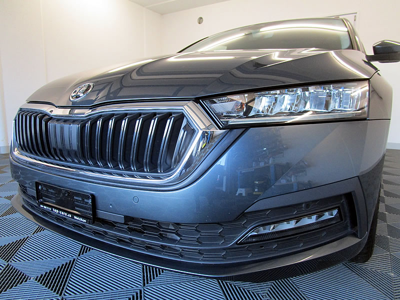 SKODA Octavia Combi 2.0 TDI DSG Ambition-image-8