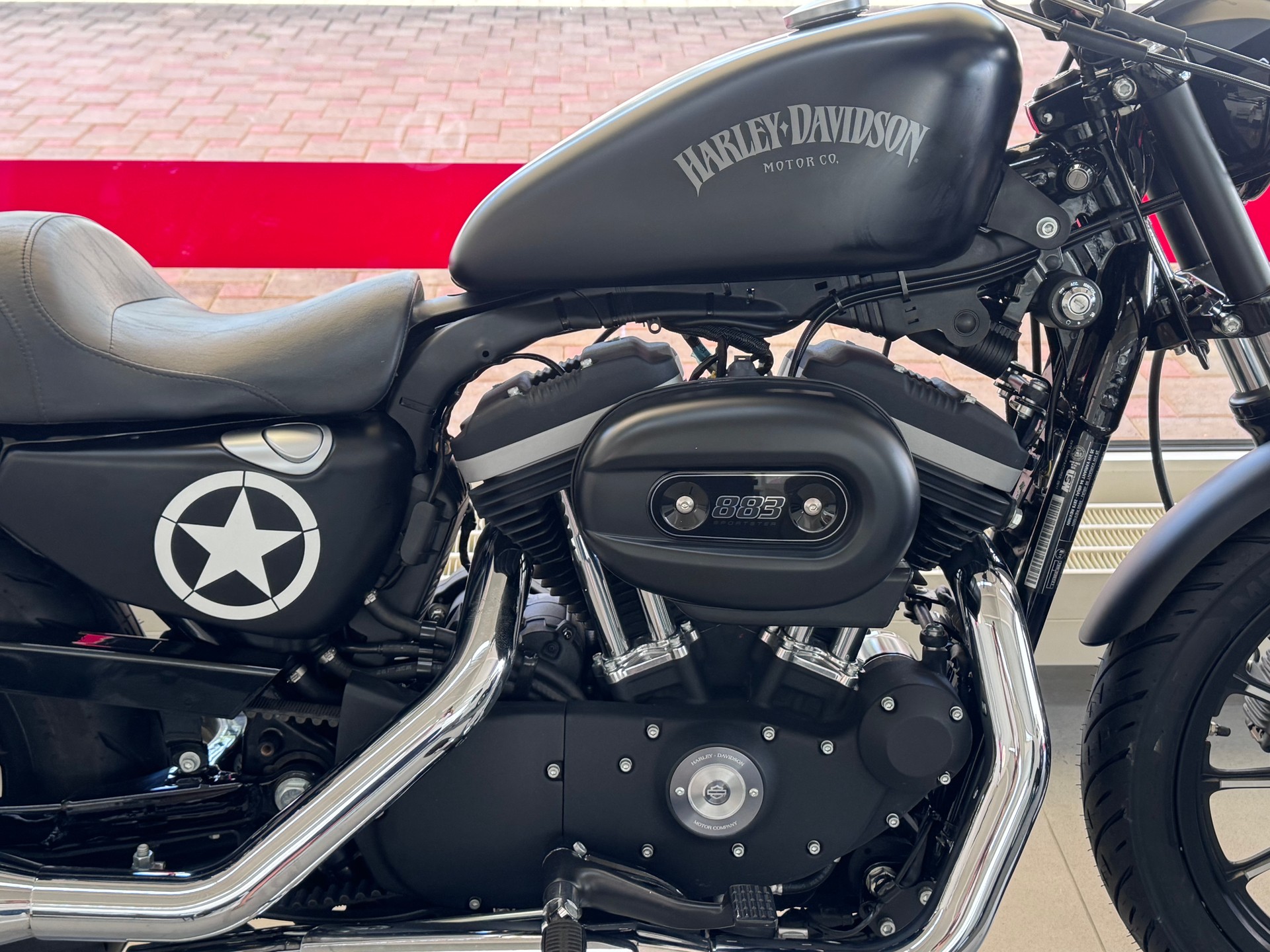 HARLEY-DAVIDSON XL 883 N Sportster Iron-image-4