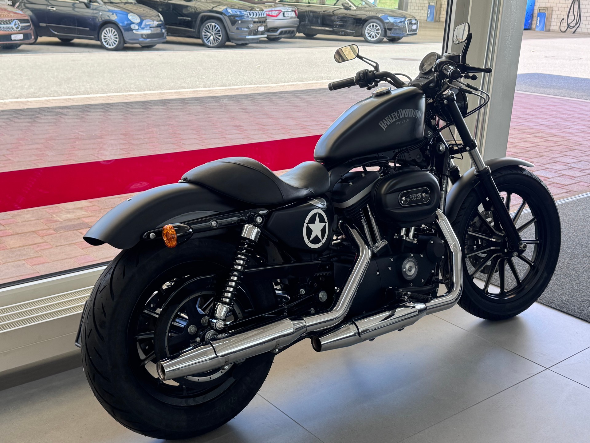 HARLEY-DAVIDSON XL 883 N Sportster Iron-image-1